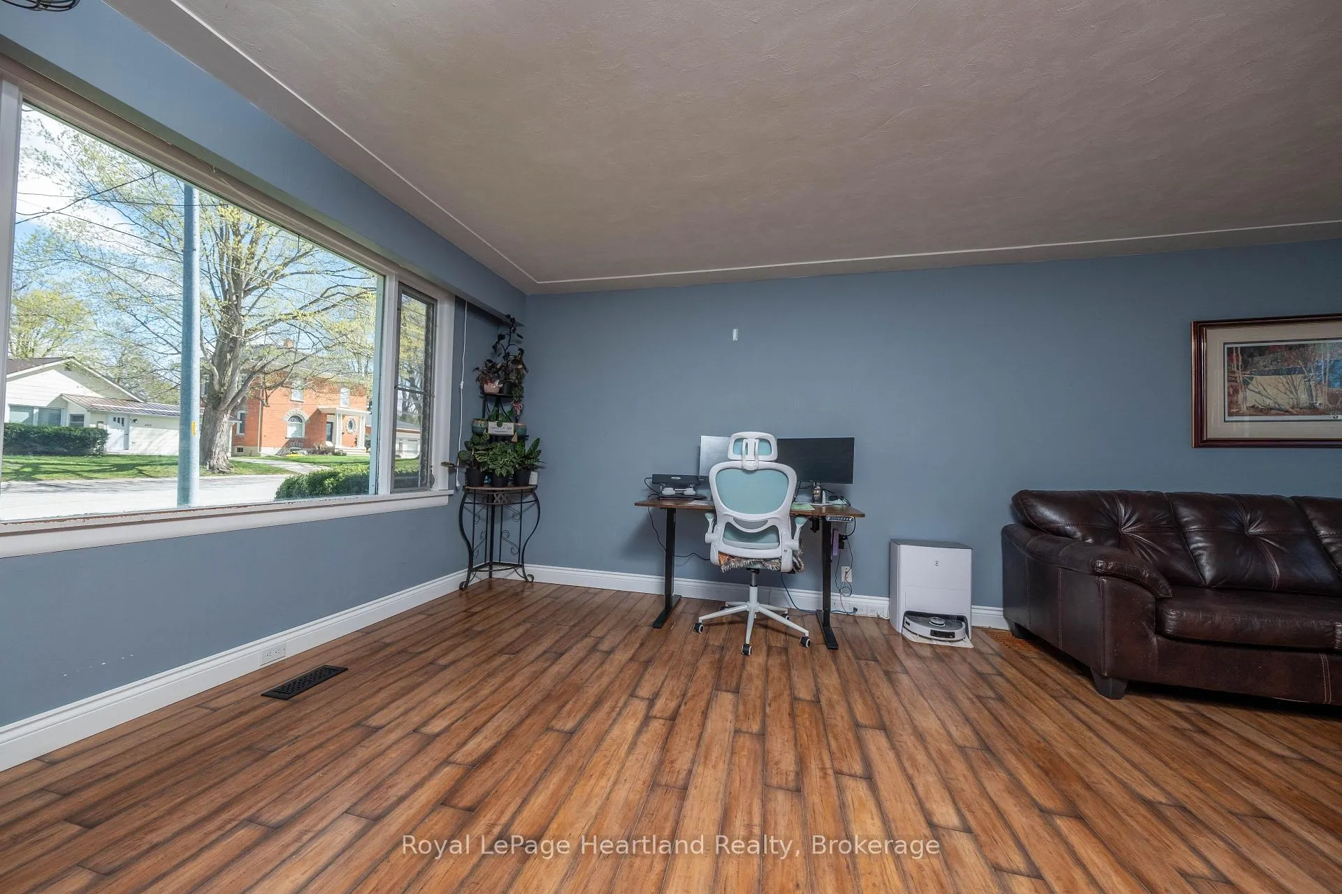 Photo 10 of 210 Leopold Street, North Huron, Wingham — HOMEH
