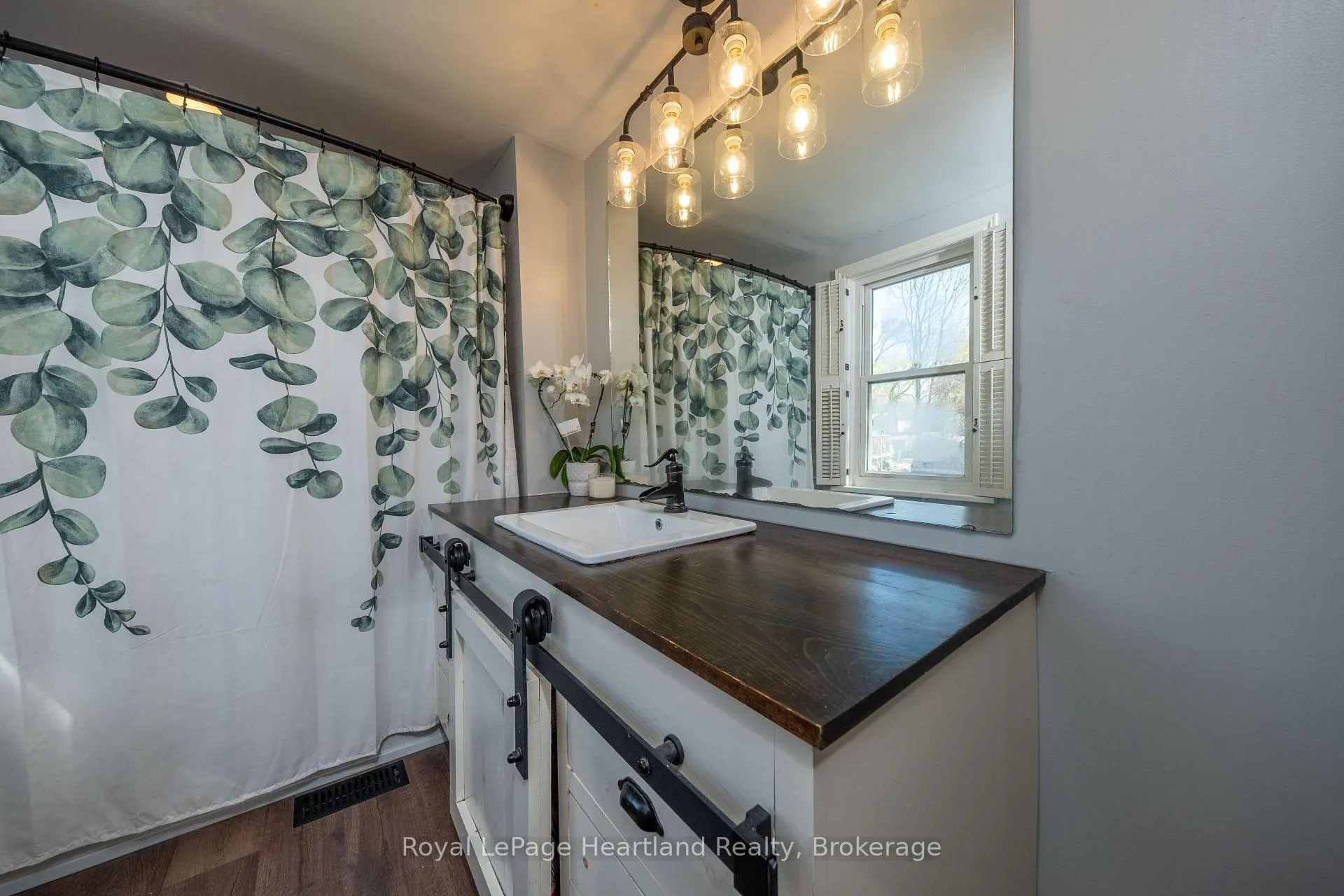 Photo 14 of 210 Leopold Street, North Huron, Wingham — HOMEH