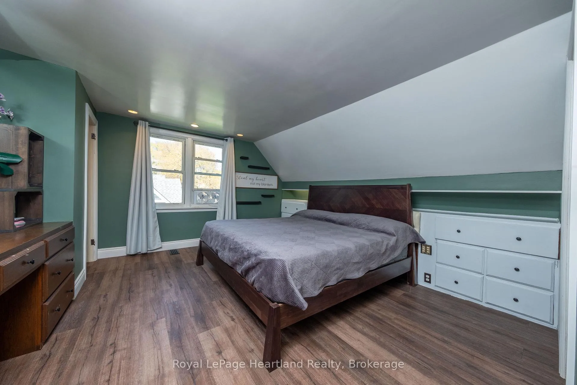 Photo 17 of 210 Leopold Street, North Huron, Wingham — HOMEH