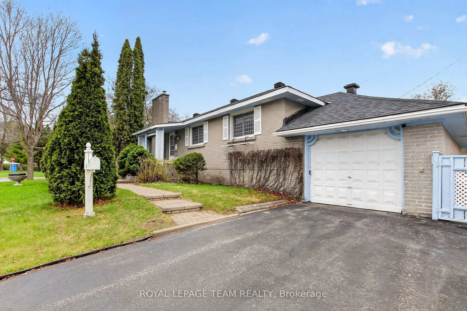 Photo 3 of 546 Sherbourne Road, Ottawa, Carlingwood — HOMEH
