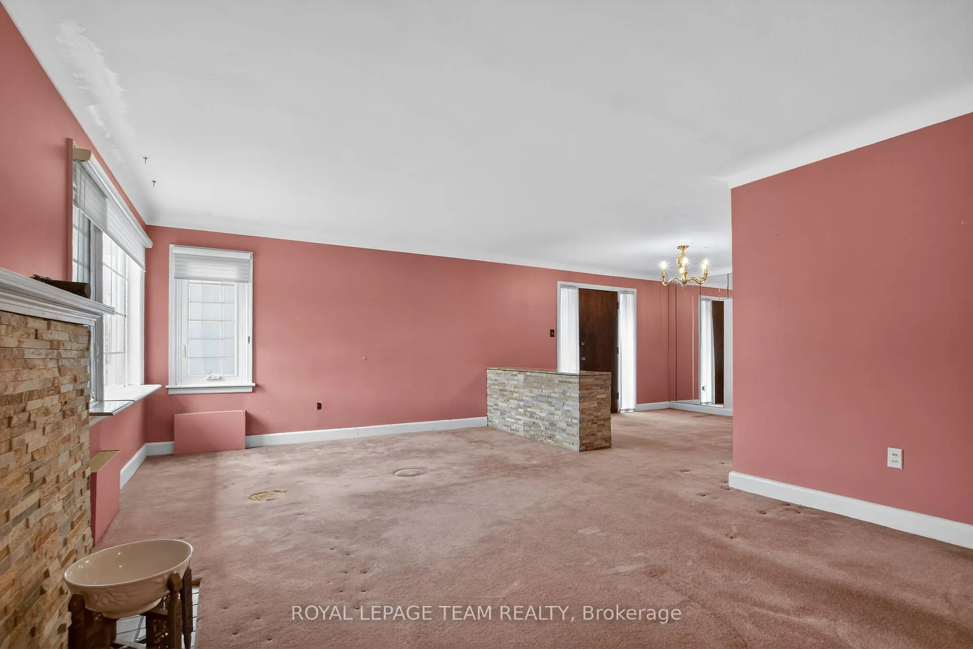 Photo 6 of 546 Sherbourne Road, Ottawa, Carlingwood — HOMEH