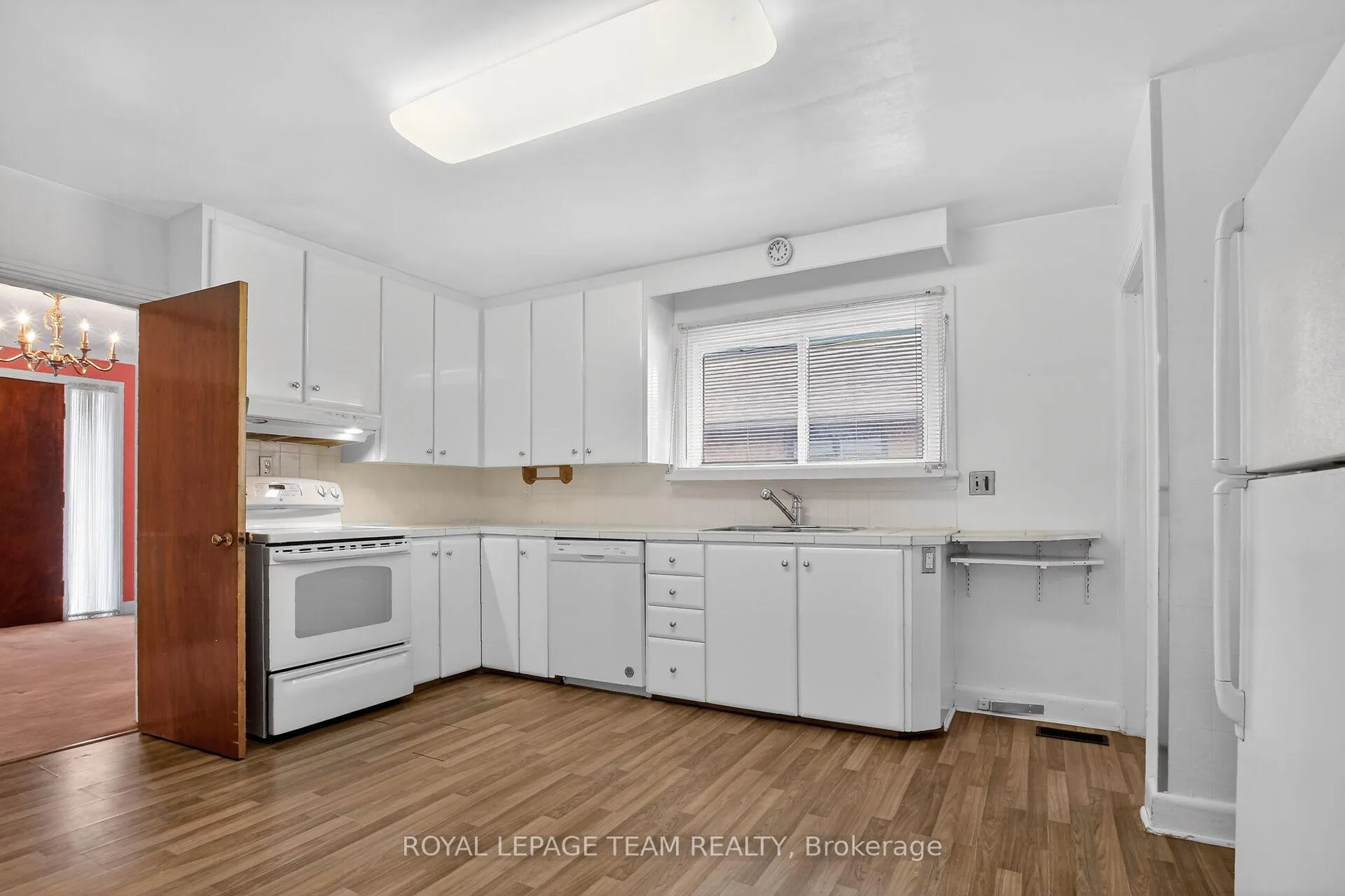 Photo 13 of 546 Sherbourne Road, Ottawa, Carlingwood — HOMEH