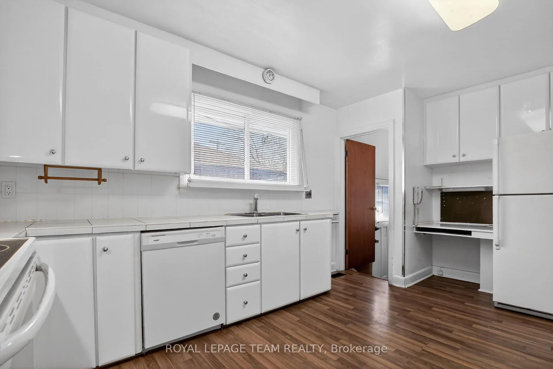 Photo 14 of 546 Sherbourne Road, Ottawa, Carlingwood — HOMEH