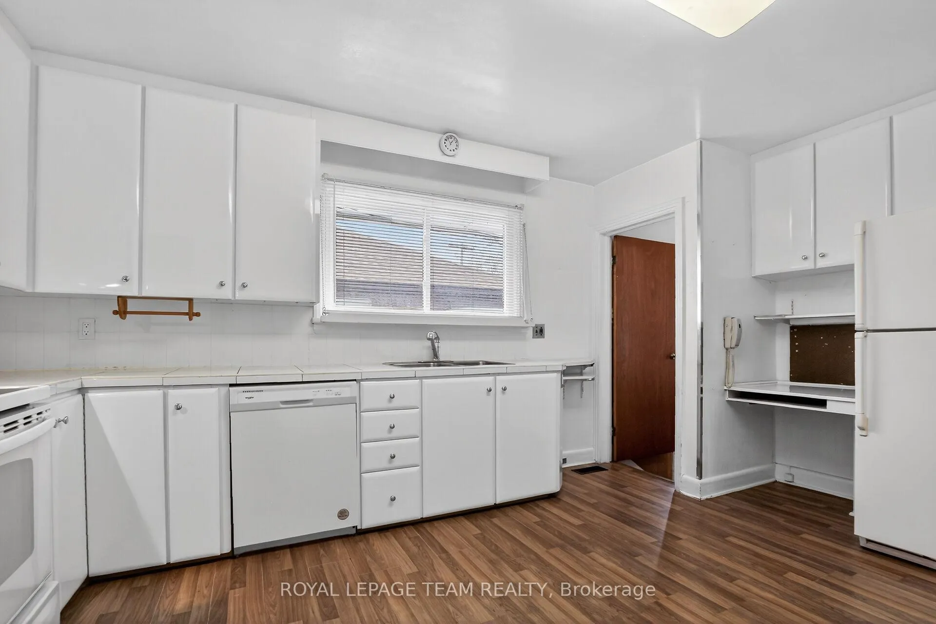 Photo 15 of 546 Sherbourne Road, Ottawa, Carlingwood — HOMEH