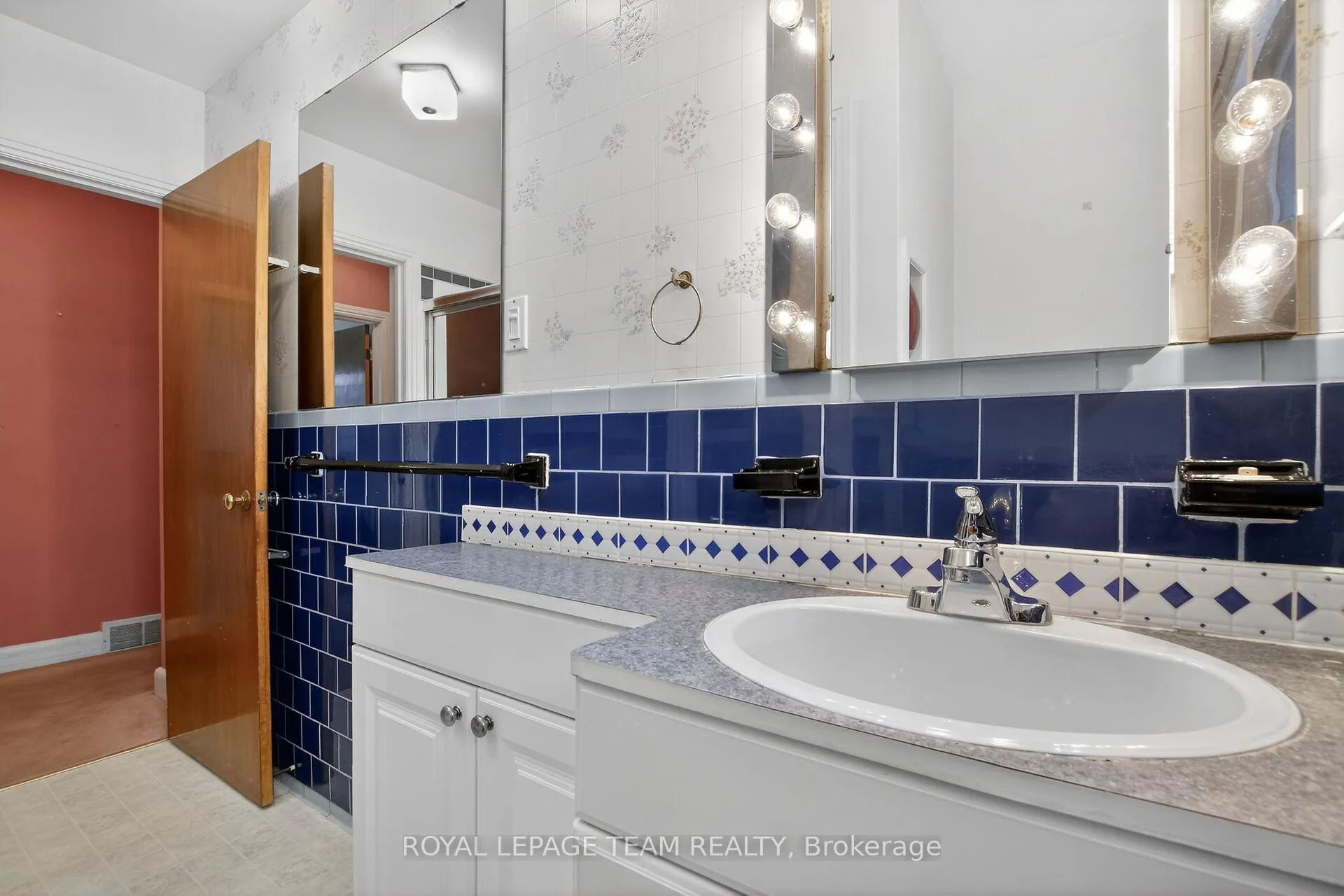 Photo 17 of 546 Sherbourne Road, Ottawa, Carlingwood — HOMEH