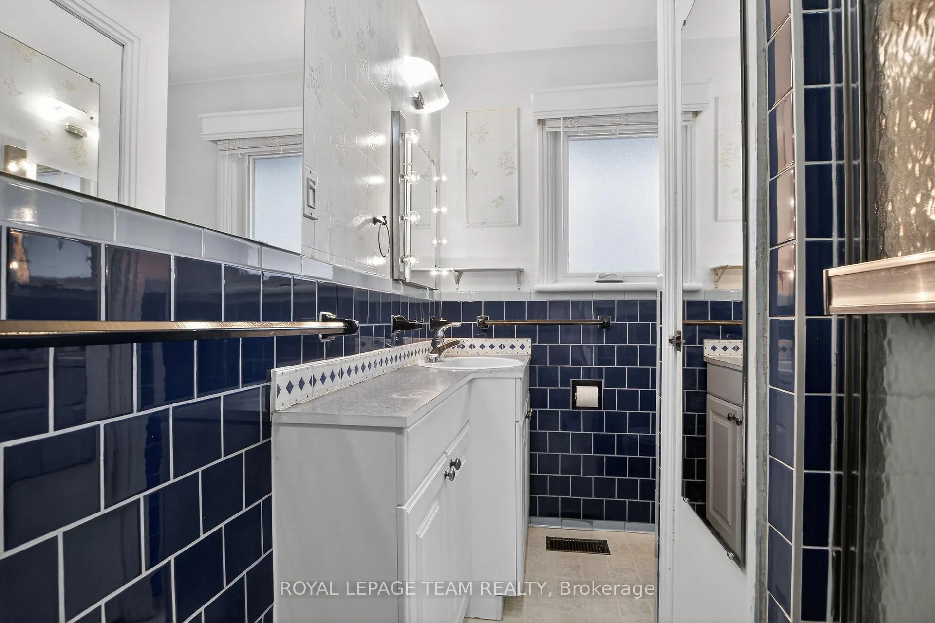 Photo 18 of 546 Sherbourne Road, Ottawa, Carlingwood — HOMEH