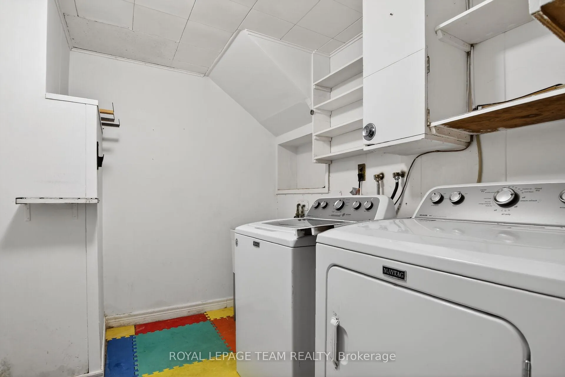 Photo 31 of 546 Sherbourne Road, Ottawa, Carlingwood — HOMEH