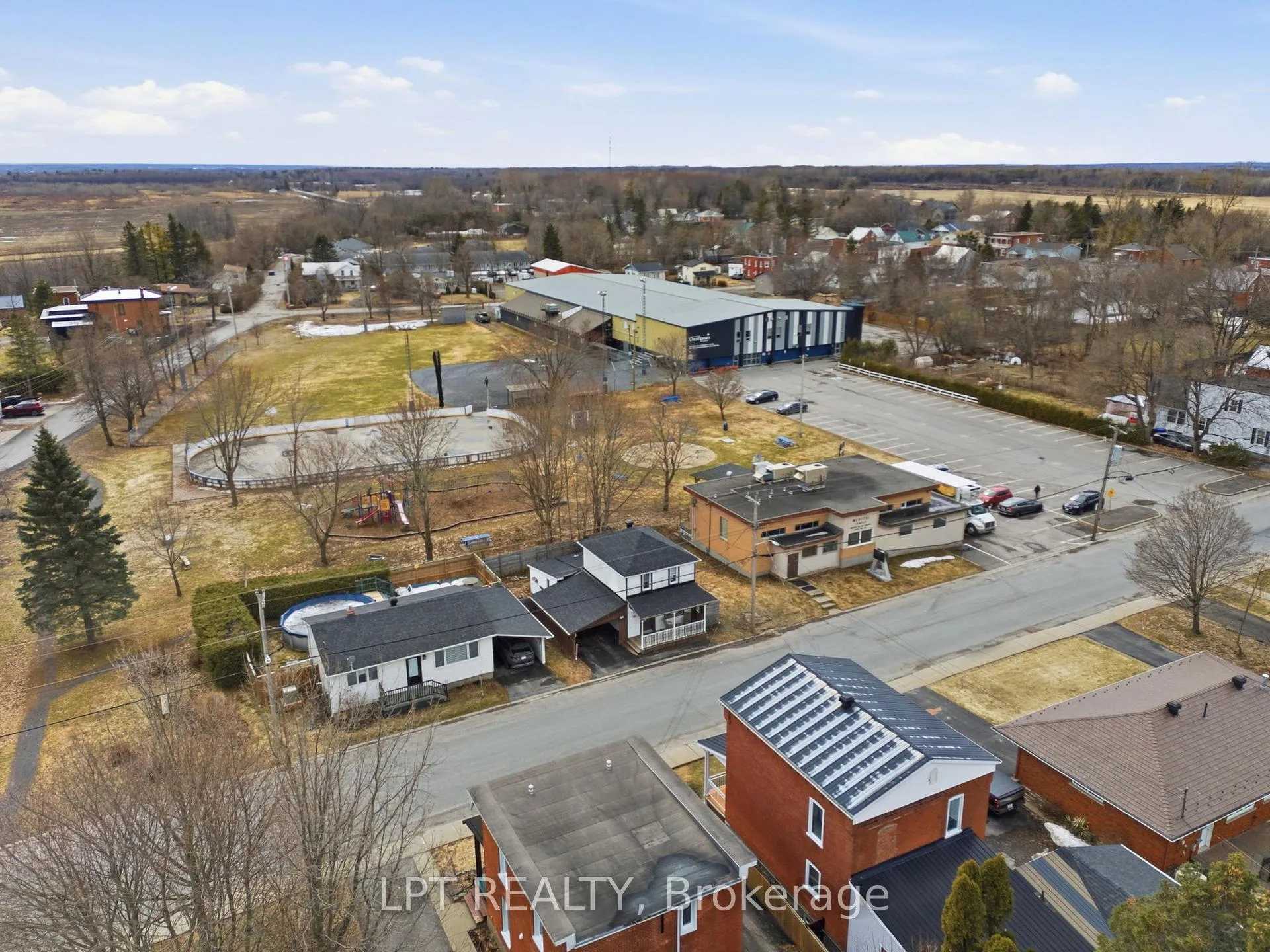 Photo 30 of 46 Mill Street, Champlain, Vankleek Hill — HOMEH
