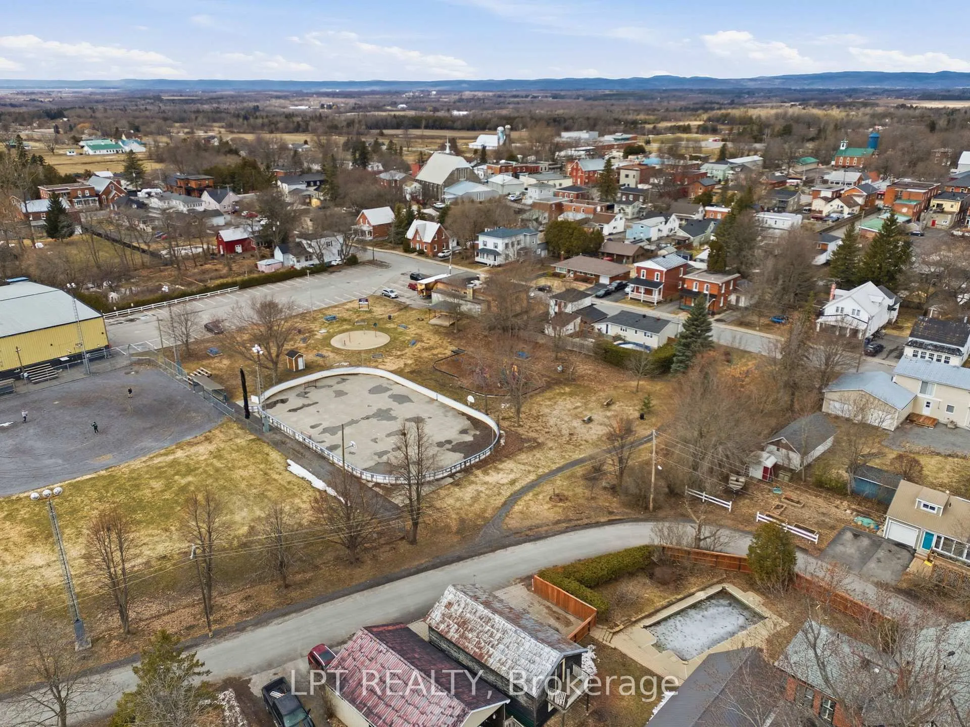 Photo 33 of 46 Mill Street, Champlain, Vankleek Hill — HOMEH
