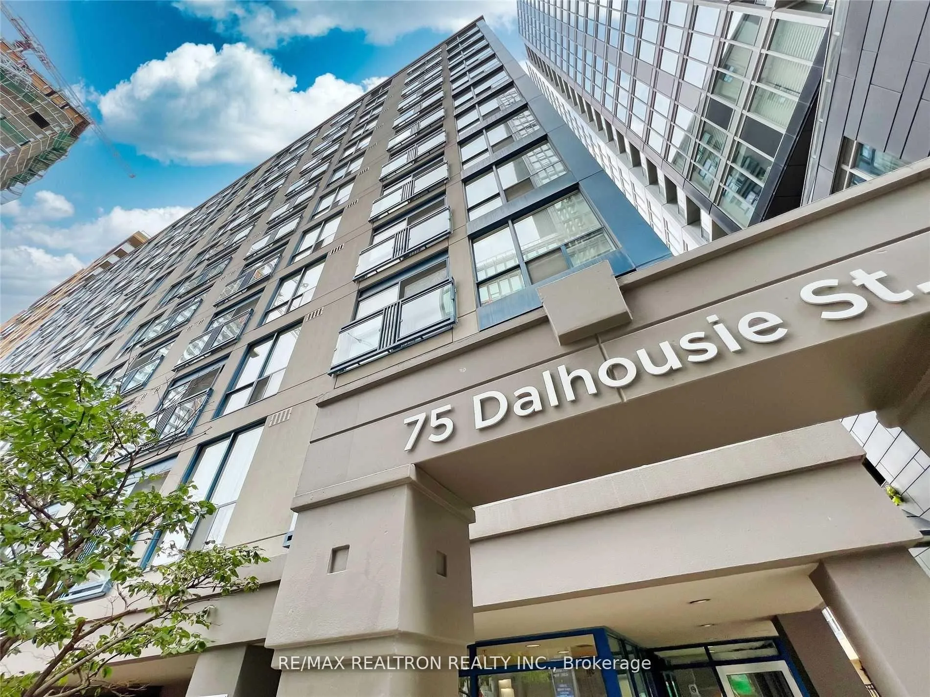 Front of Unit 914, 75 Dalhousie Street