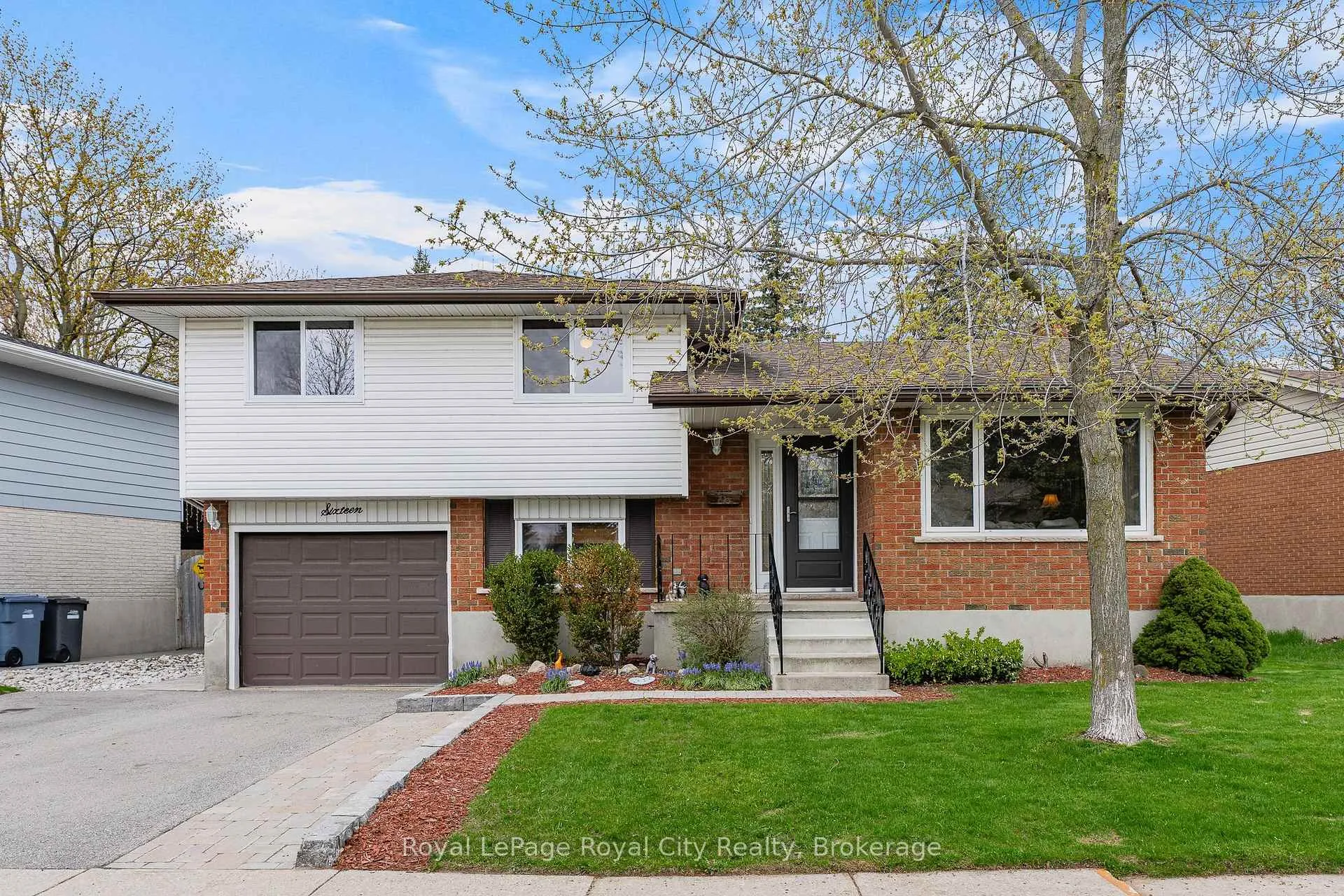 Photo 1 of 16 Sanderson Drive, Guelph, Willow West/Sugarbush/West Acres — HOMEH