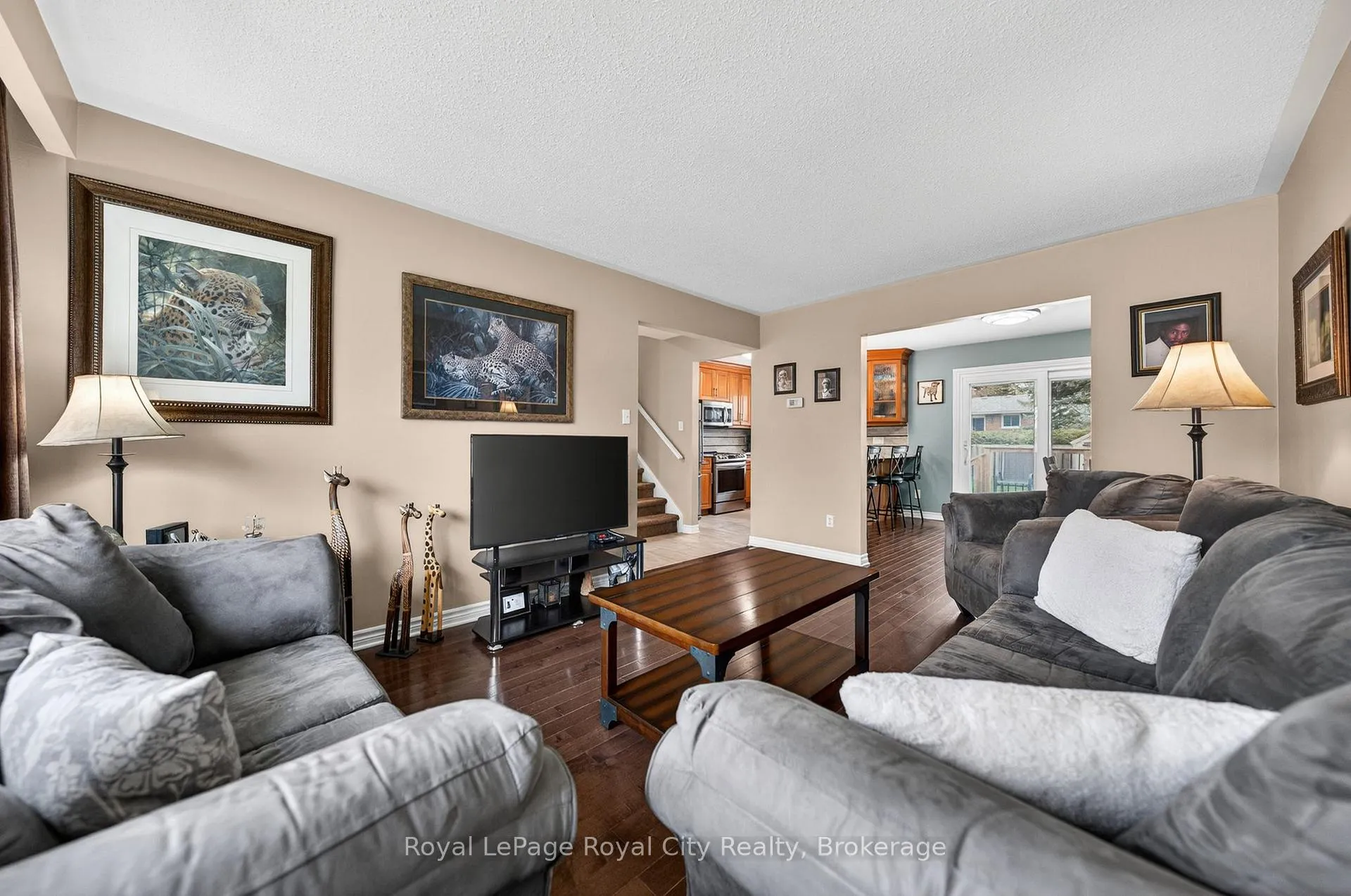 Photo 5 of 16 Sanderson Drive, Guelph, Willow West/Sugarbush/West Acres — HOMEH