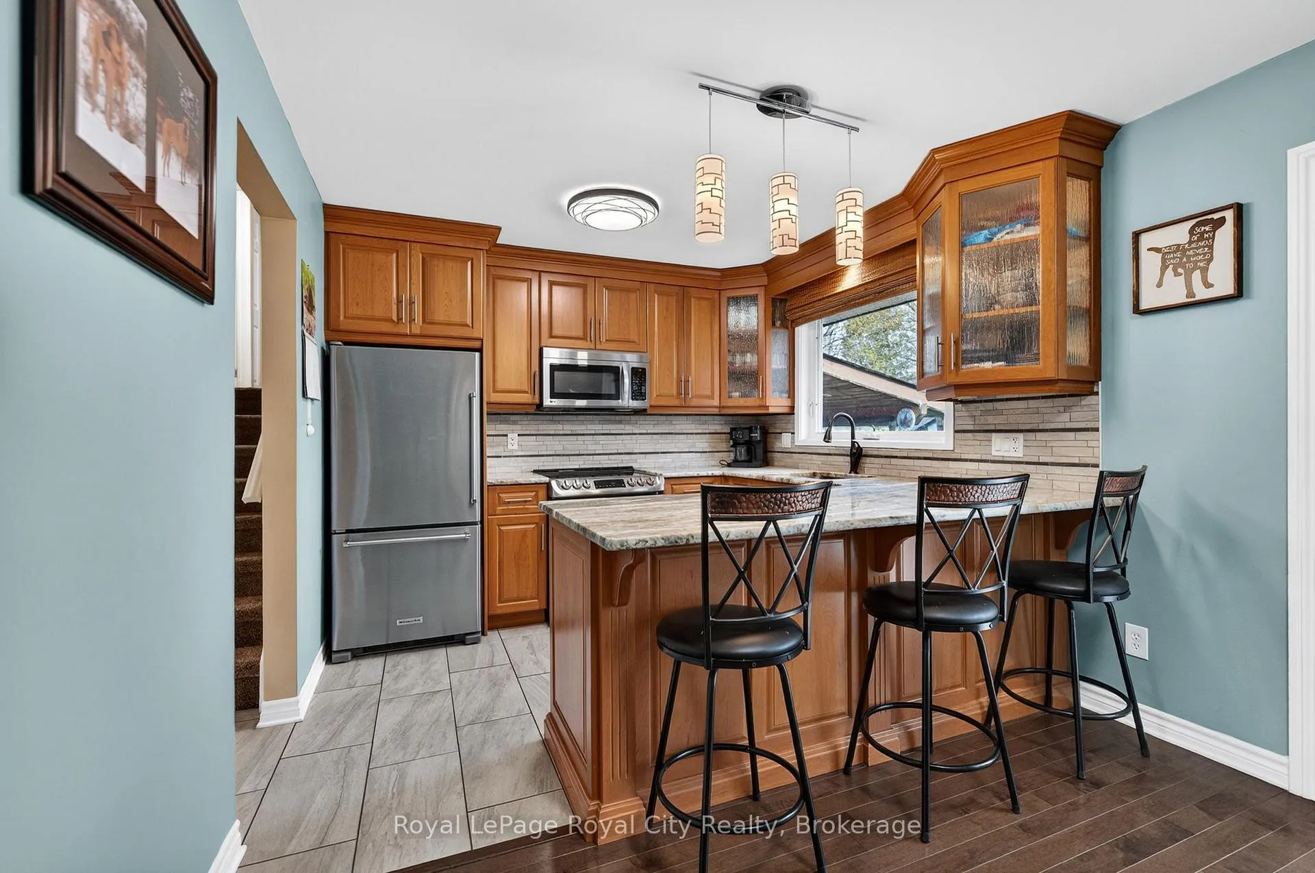 Photo 6 of 16 Sanderson Drive, Guelph, Willow West/Sugarbush/West Acres — HOMEH