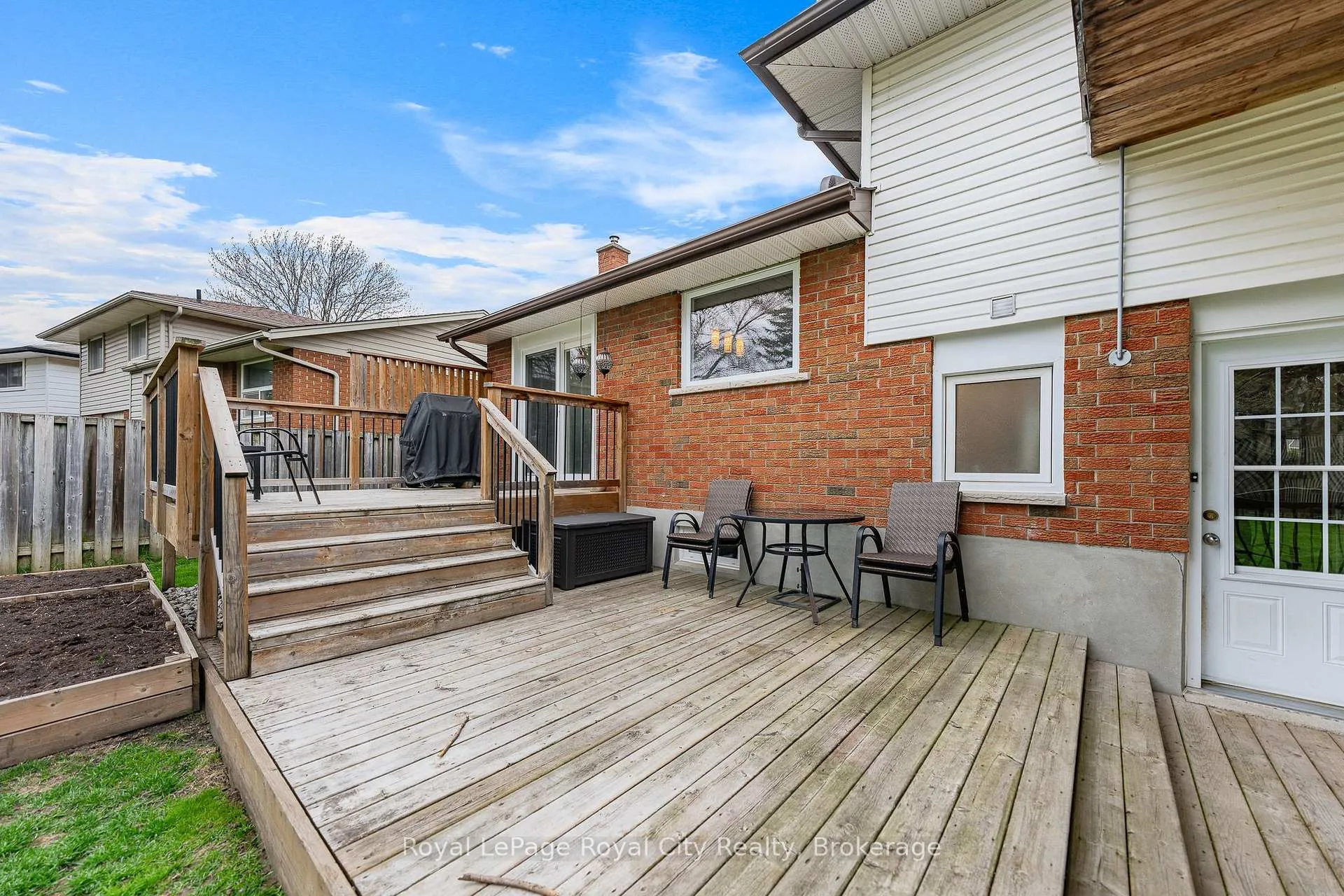 Photo 23 of 16 Sanderson Drive, Guelph, Willow West/Sugarbush/West Acres — HOMEH