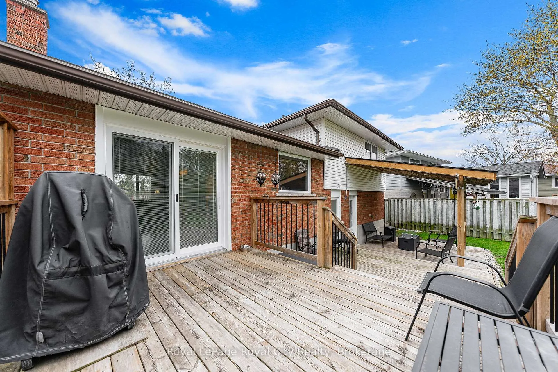 Photo 25 of 16 Sanderson Drive, Guelph, Willow West/Sugarbush/West Acres — HOMEH
