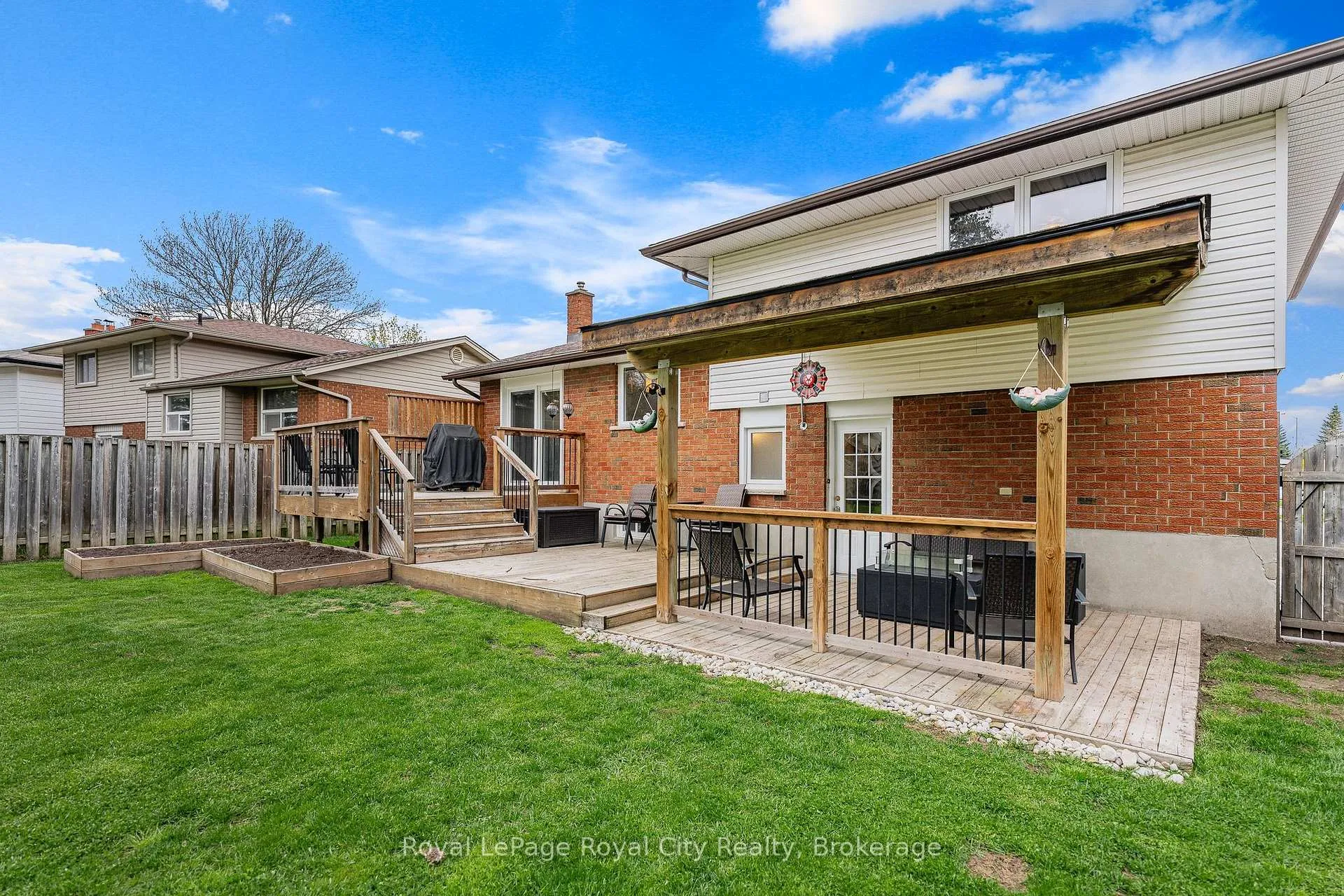 Photo 28 of 16 Sanderson Drive, Guelph, Willow West/Sugarbush/West Acres — HOMEH