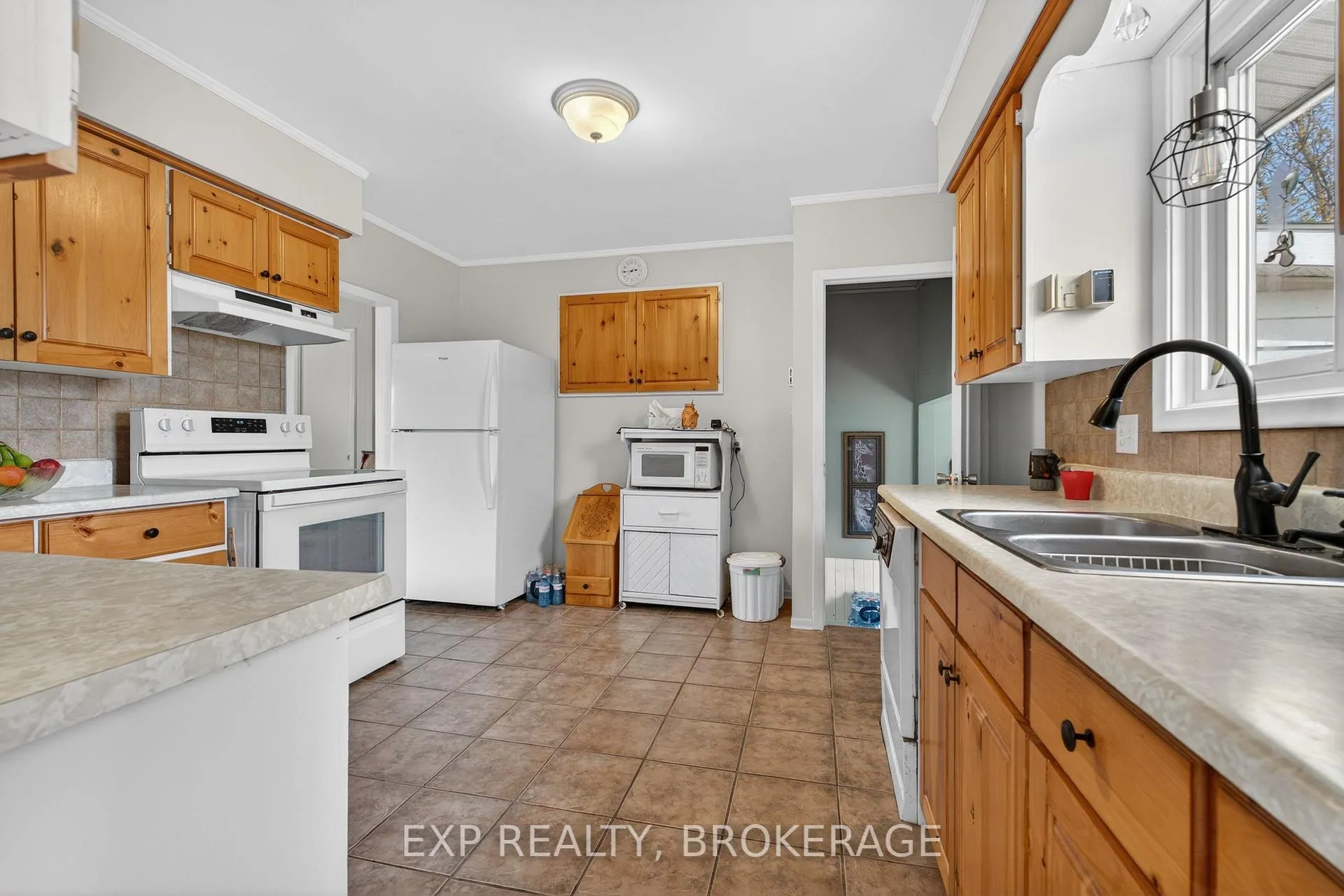 Photo 10 of 29 Hillcrest Street, Frontenac Islands, The Islands — HOMEH