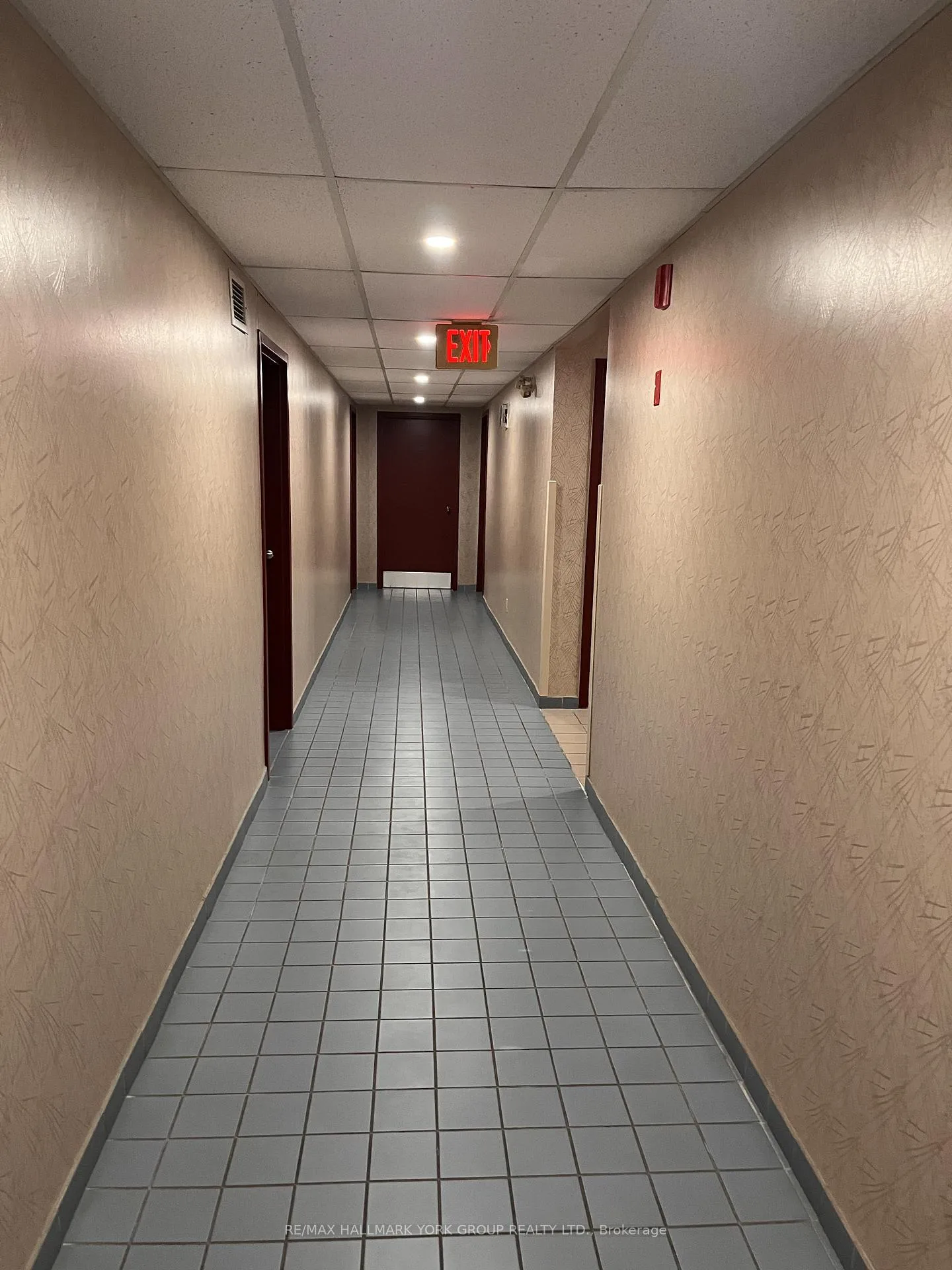 Photo 2 of Unit 101, 260 Leacock Drive, Barrie, Letitia Heights — HOMEH