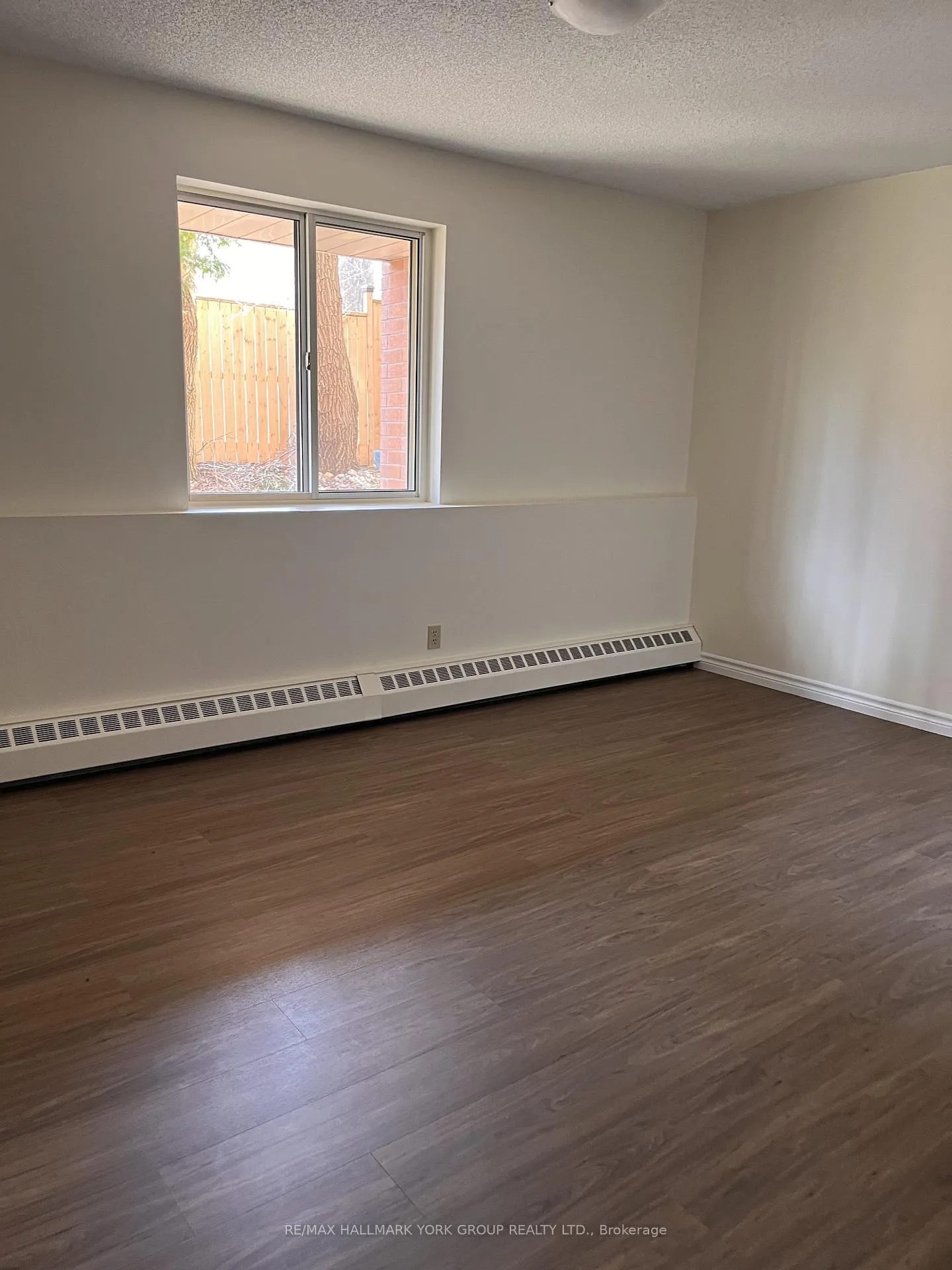 Photo 7 of Unit 101, 260 Leacock Drive, Barrie, Letitia Heights — HOMEH