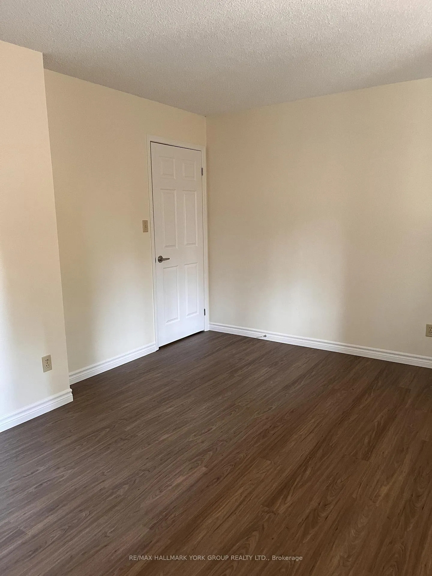 Photo 8 of Unit 101, 260 Leacock Drive, Barrie, Letitia Heights — HOMEH
