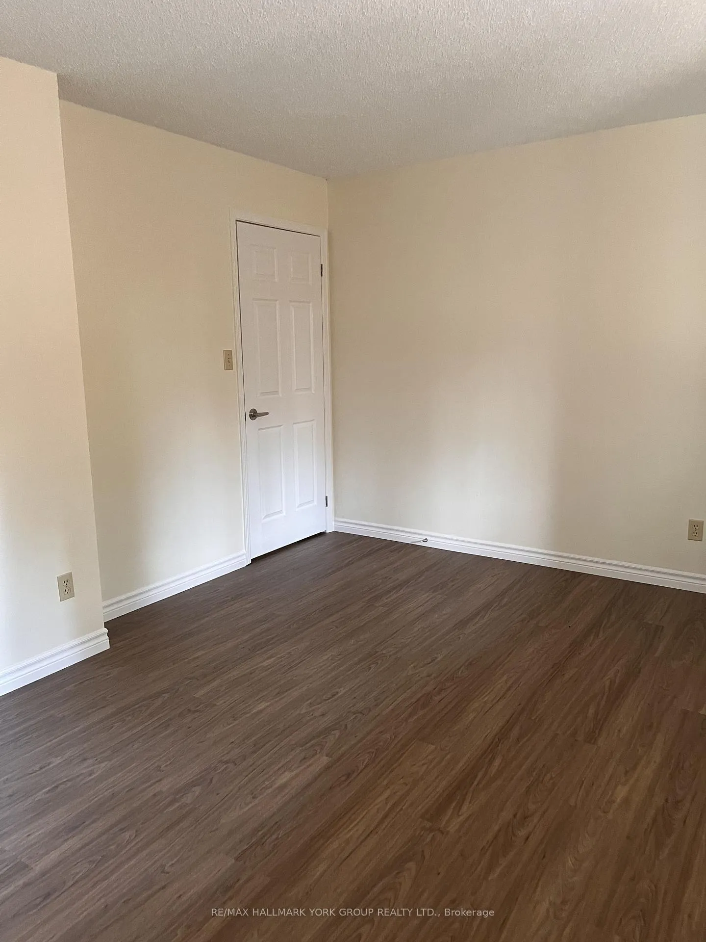 Photo 9 of Unit 101, 260 Leacock Drive, Barrie, Letitia Heights — HOMEH