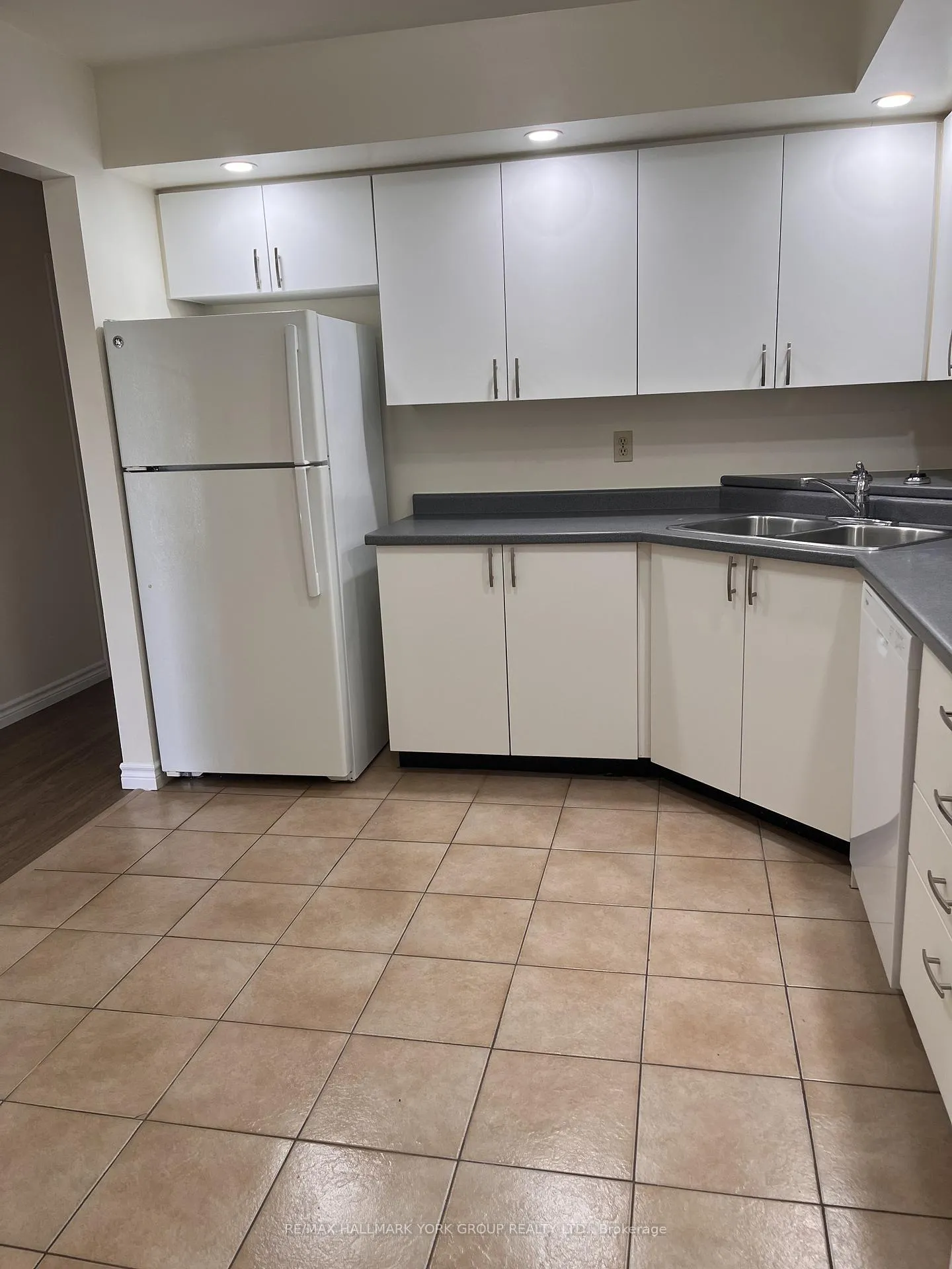 Photo 13 of Unit 101, 260 Leacock Drive, Barrie, Letitia Heights — HOMEH