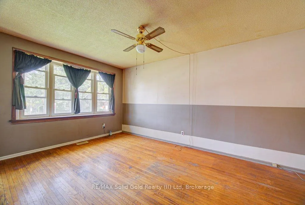 Photo 4 of 291 Westwood Drive, Kitchener — HOMEH