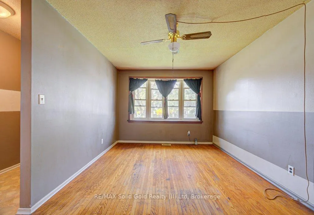 Photo 5 of 291 Westwood Drive, Kitchener — HOMEH