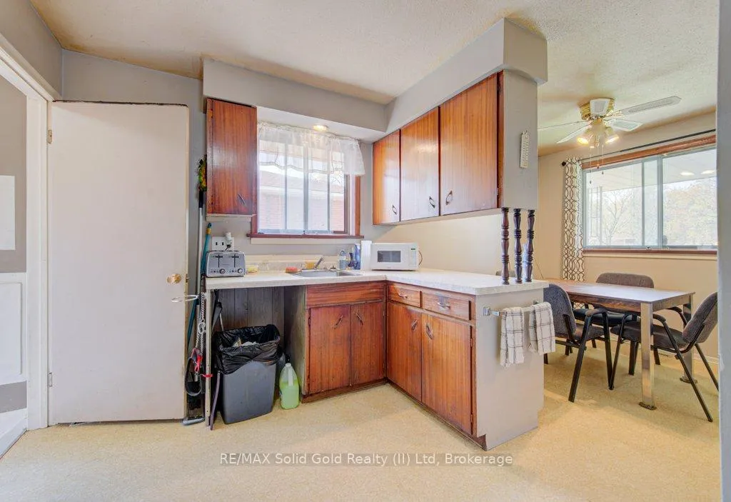 Photo 10 of 291 Westwood Drive, Kitchener — HOMEH