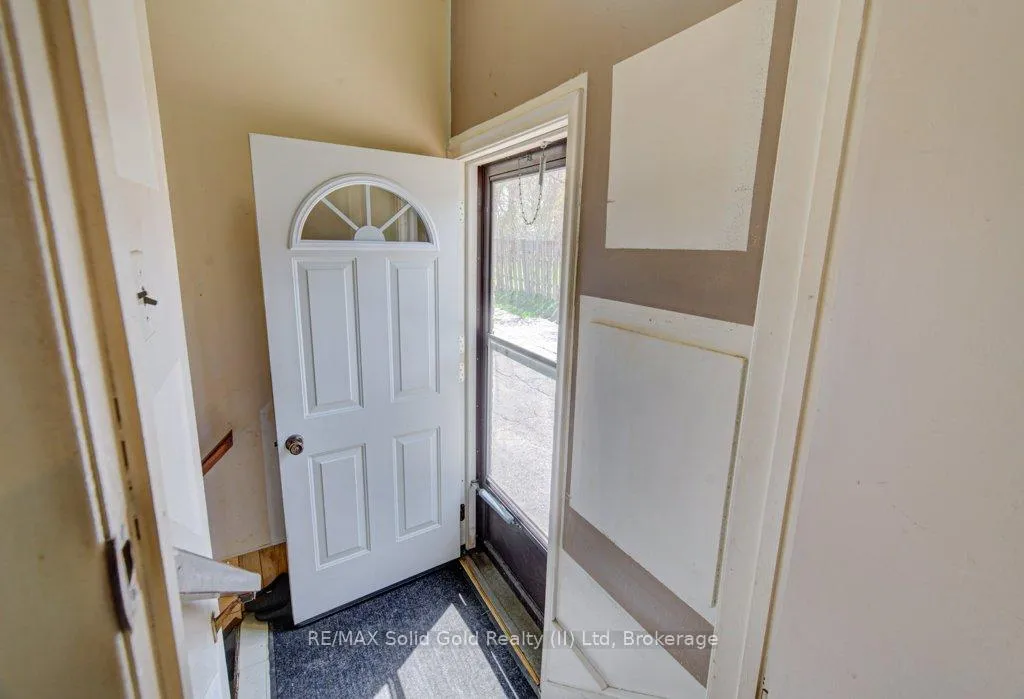 Photo 11 of 291 Westwood Drive, Kitchener — HOMEH