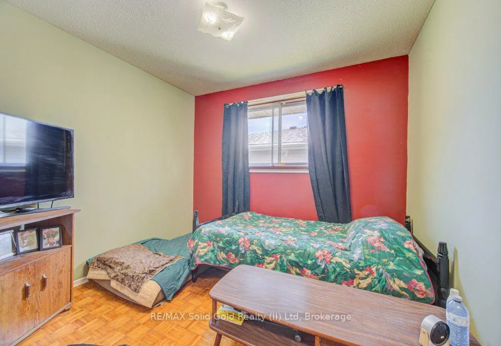 Photo 13 of 291 Westwood Drive, Kitchener — HOMEH