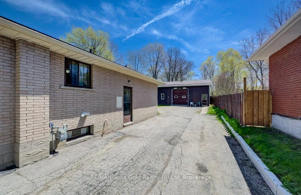 Photo 29 of 291 Westwood Drive, Kitchener — HOMEH