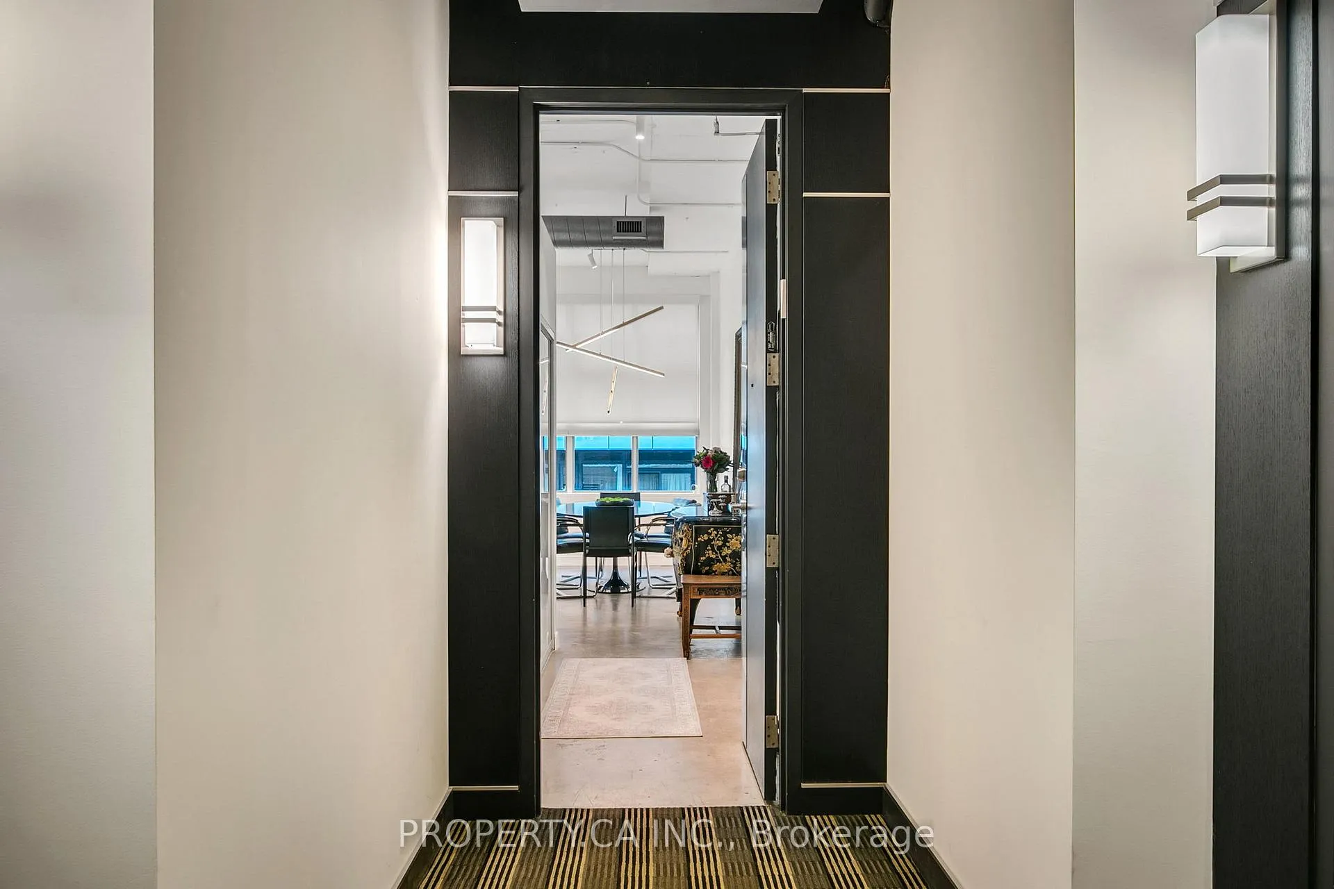 Photo 3 of Unit 306, 188 Eglinton Avenue E, Toronto, Mount Pleasant West — HOMEH