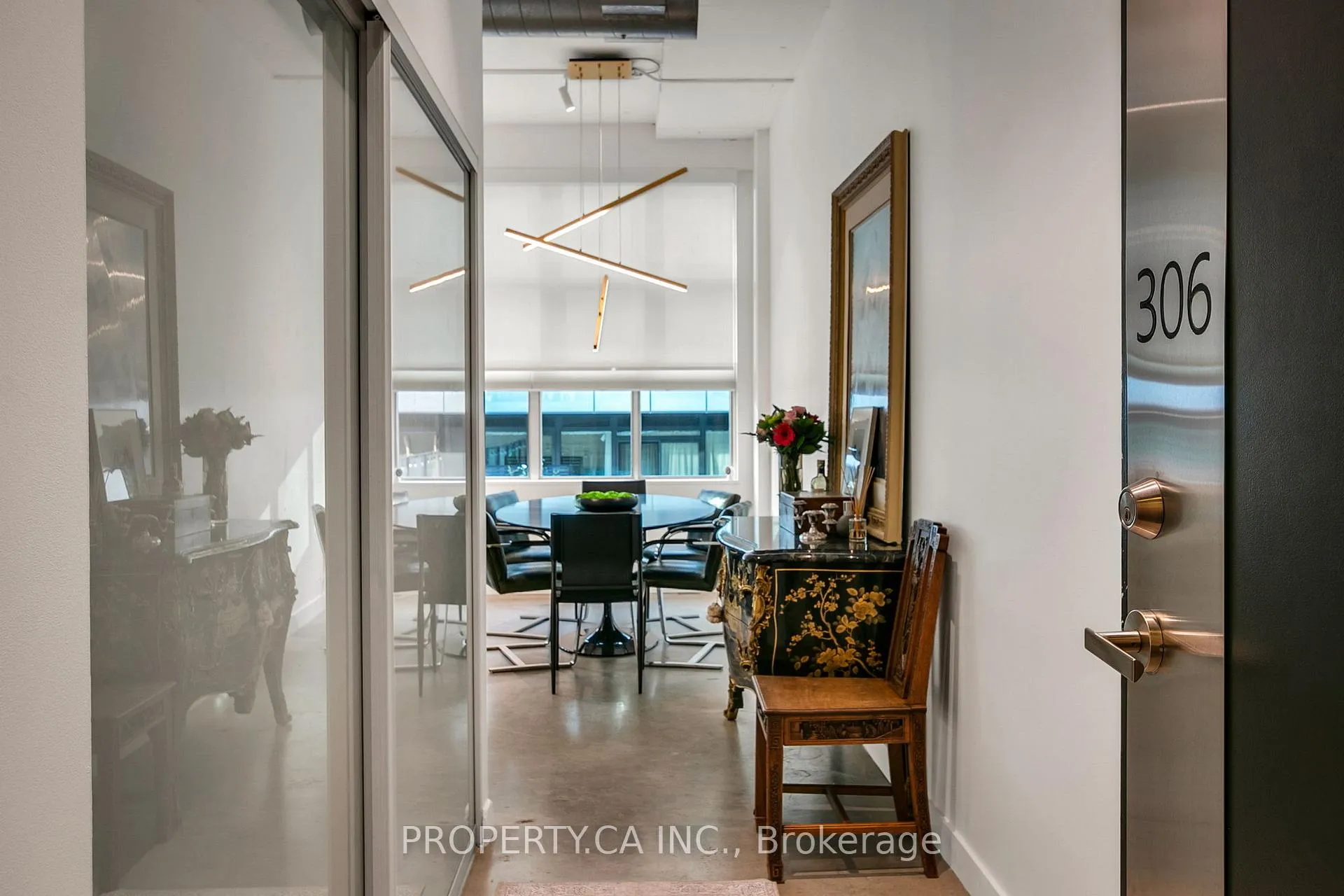 Photo 4 of Unit 306, 188 Eglinton Avenue E, Toronto, Mount Pleasant West — HOMEH
