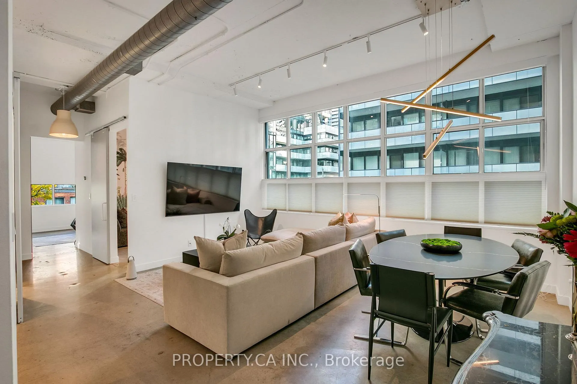Photo 6 of Unit 306, 188 Eglinton Avenue E, Toronto, Mount Pleasant West — HOMEH