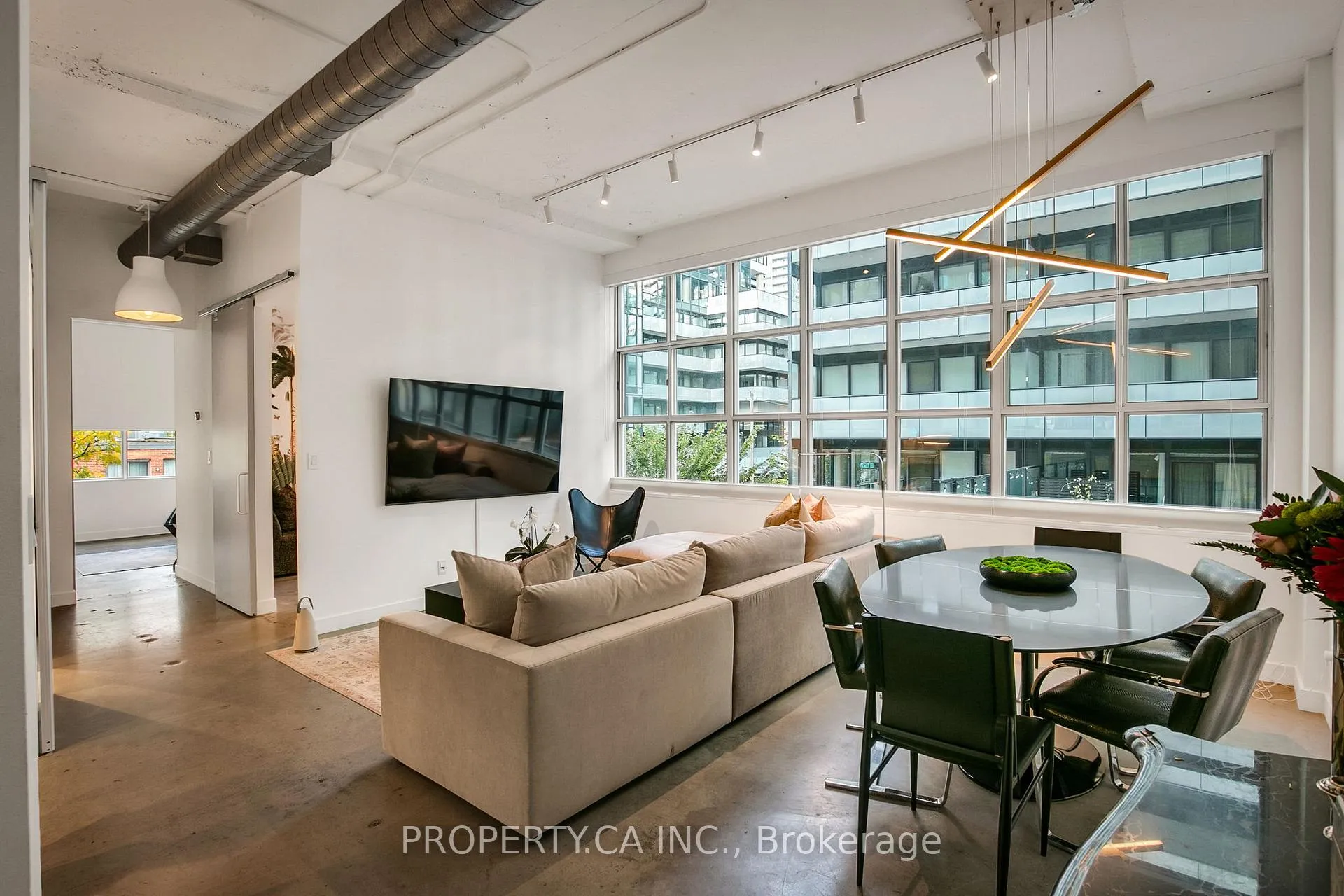 Photo 7 of Unit 306, 188 Eglinton Avenue E, Toronto, Mount Pleasant West — HOMEH