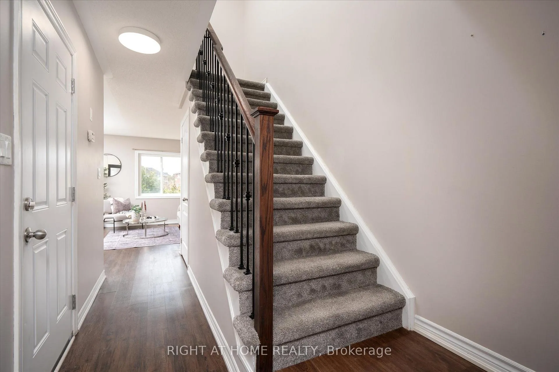 Photo 14 of 40 Markham Trail, Clarington, Bowmanville — HOMEH