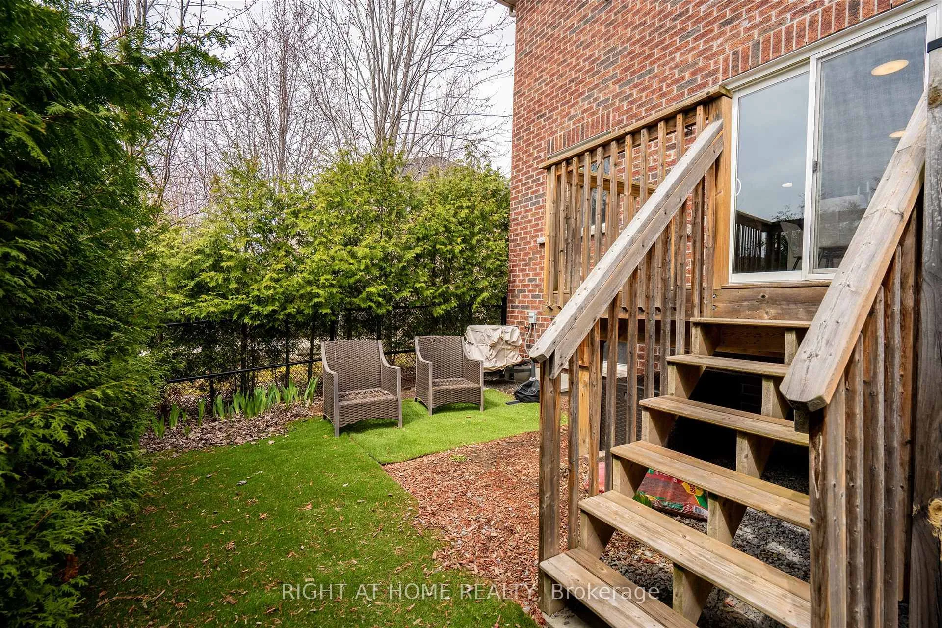 Photo 25 of 40 Markham Trail, Clarington, Bowmanville — HOMEH