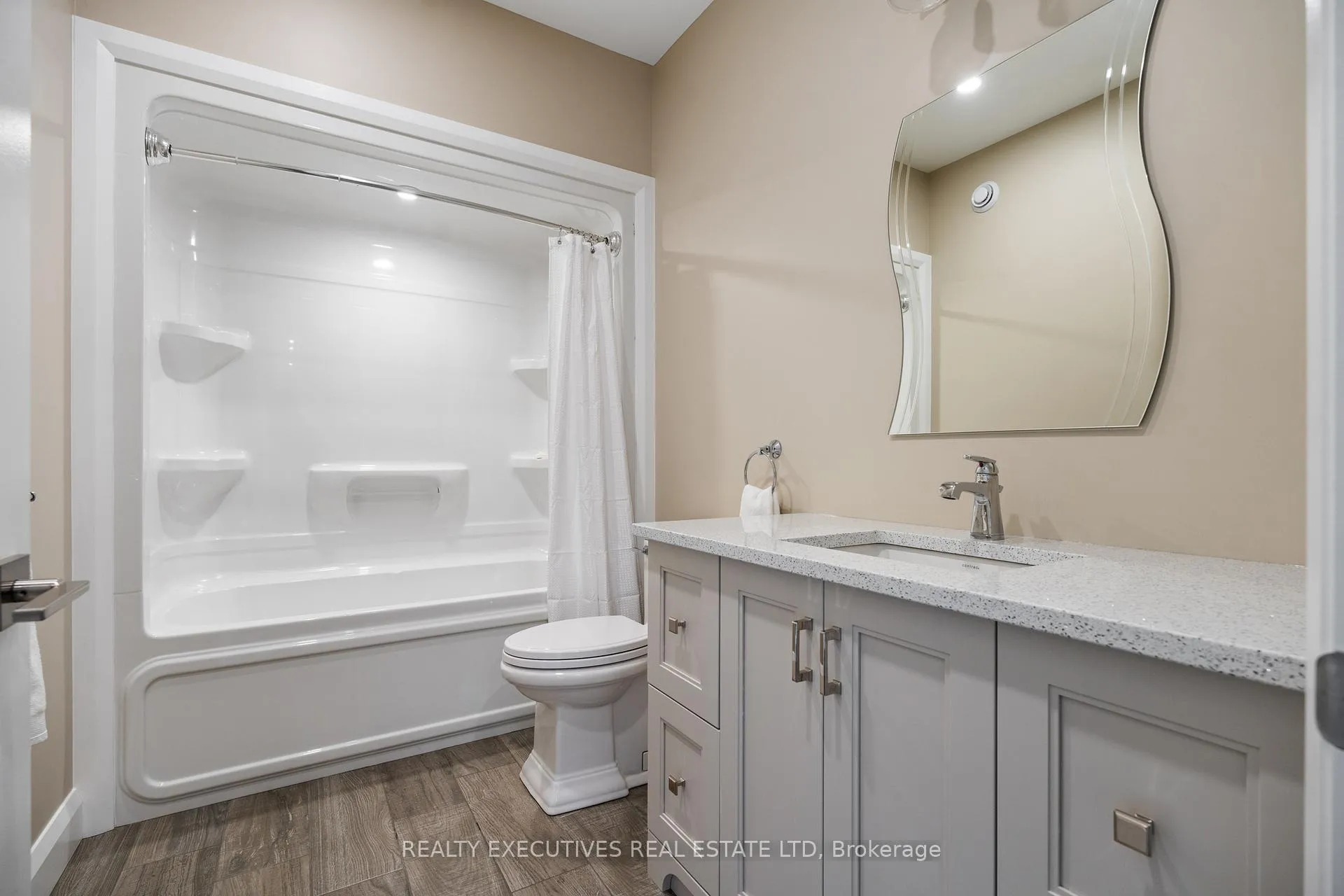 Photo 28 of 13 Flett Street, Edwardsburgh/Cardinal, Town of Cardinal — HOMEH