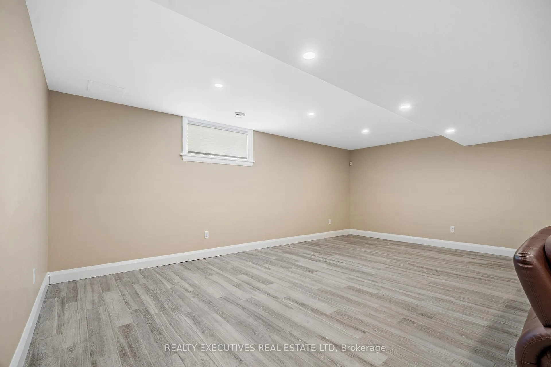Photo 34 of 13 Flett Street, Edwardsburgh/Cardinal, Town of Cardinal — HOMEH