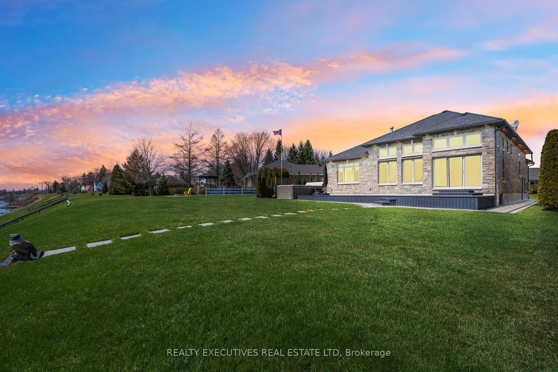 Photo 42 of 13 Flett Street, Edwardsburgh/Cardinal, Town of Cardinal — HOMEH