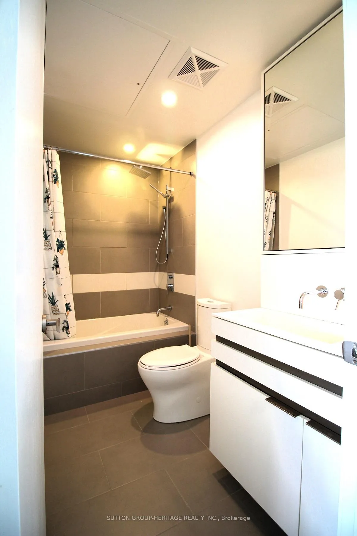 Photo 16 of Unit 4714, 197 Yonge Street, Toronto, Church-Yonge Corridor — HOMEH