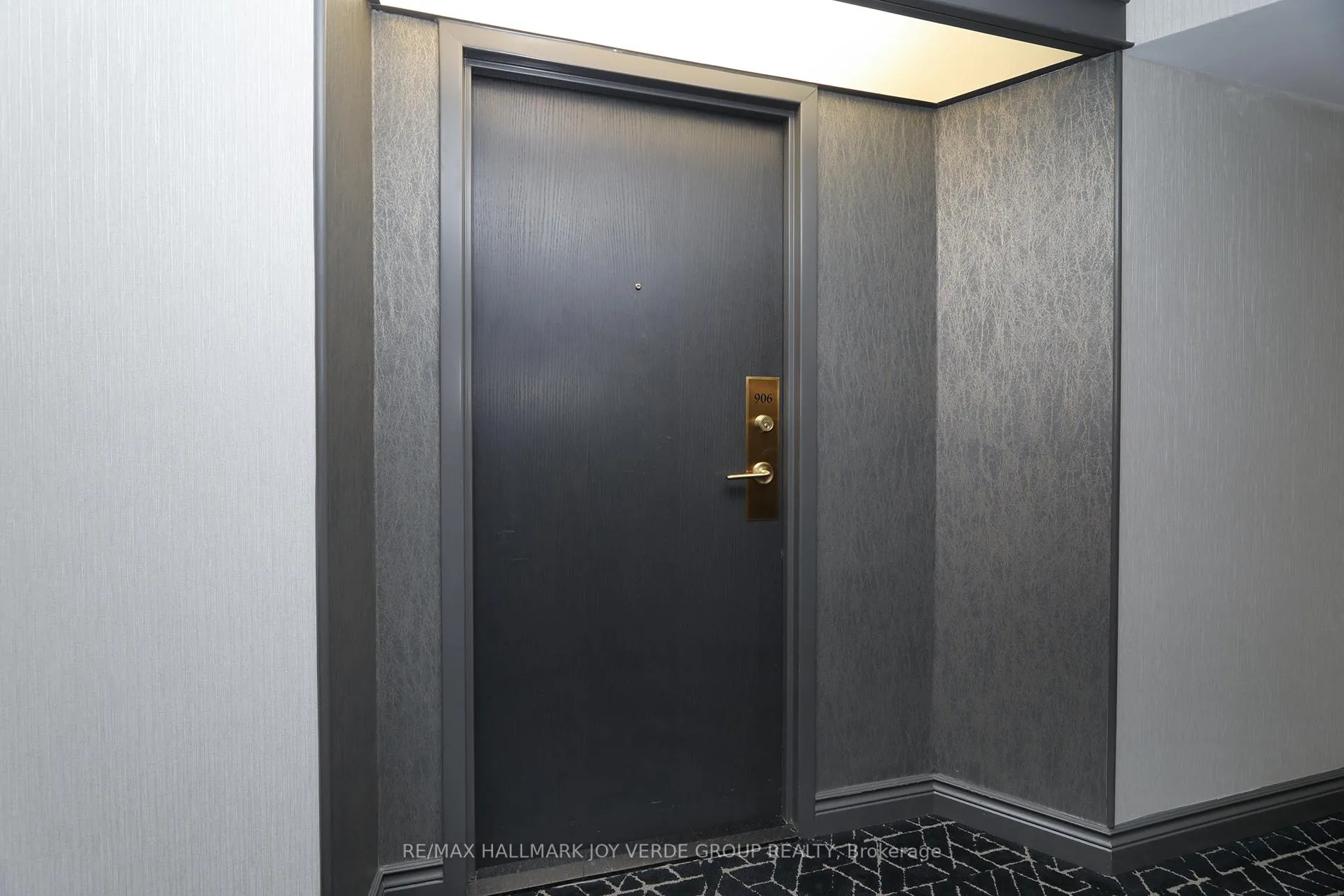Photo 6 of Unit 906, 30 Holly Street, Toronto, Mount Pleasant West — HOMEH