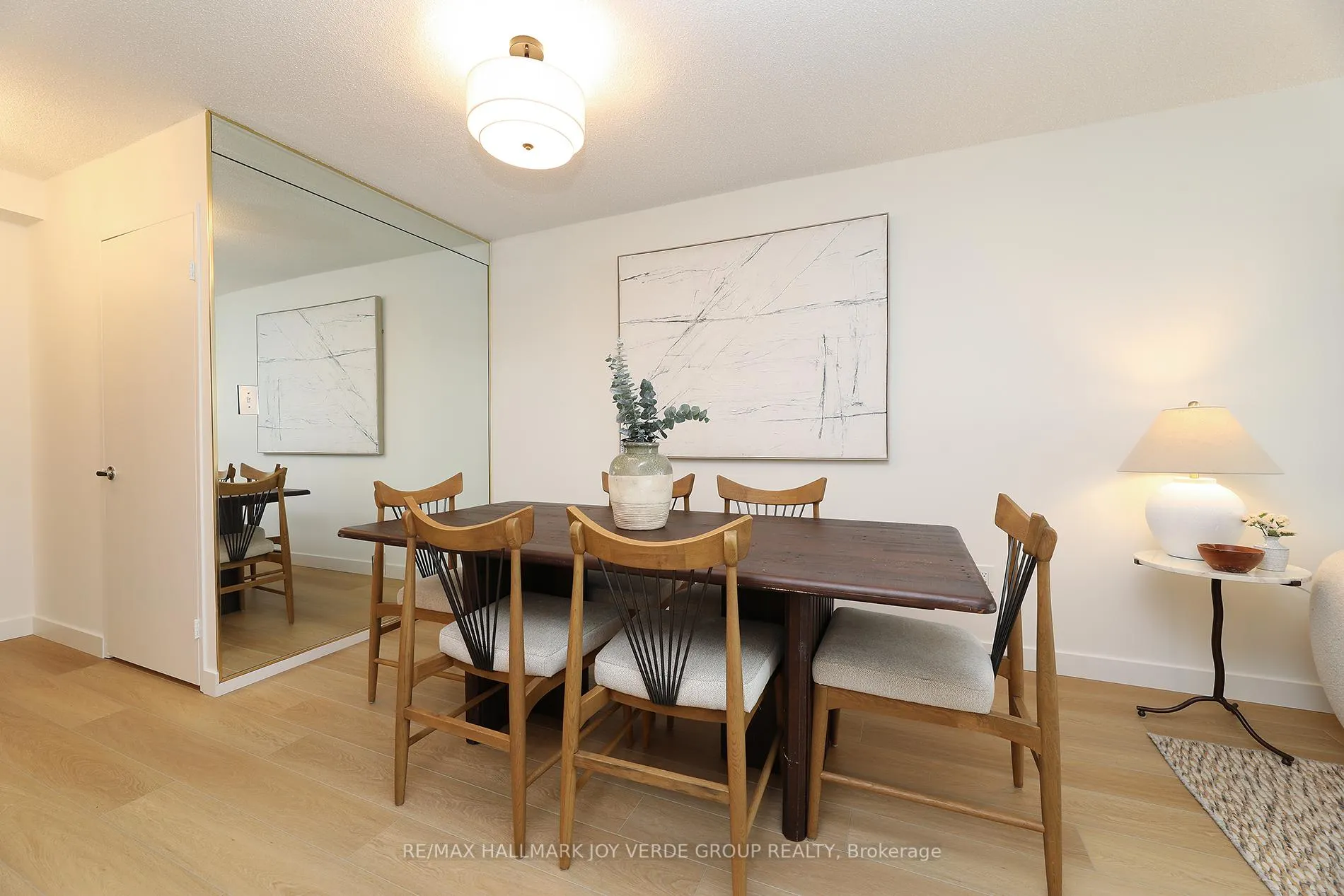 Photo 8 of Unit 906, 30 Holly Street, Toronto, Mount Pleasant West — HOMEH