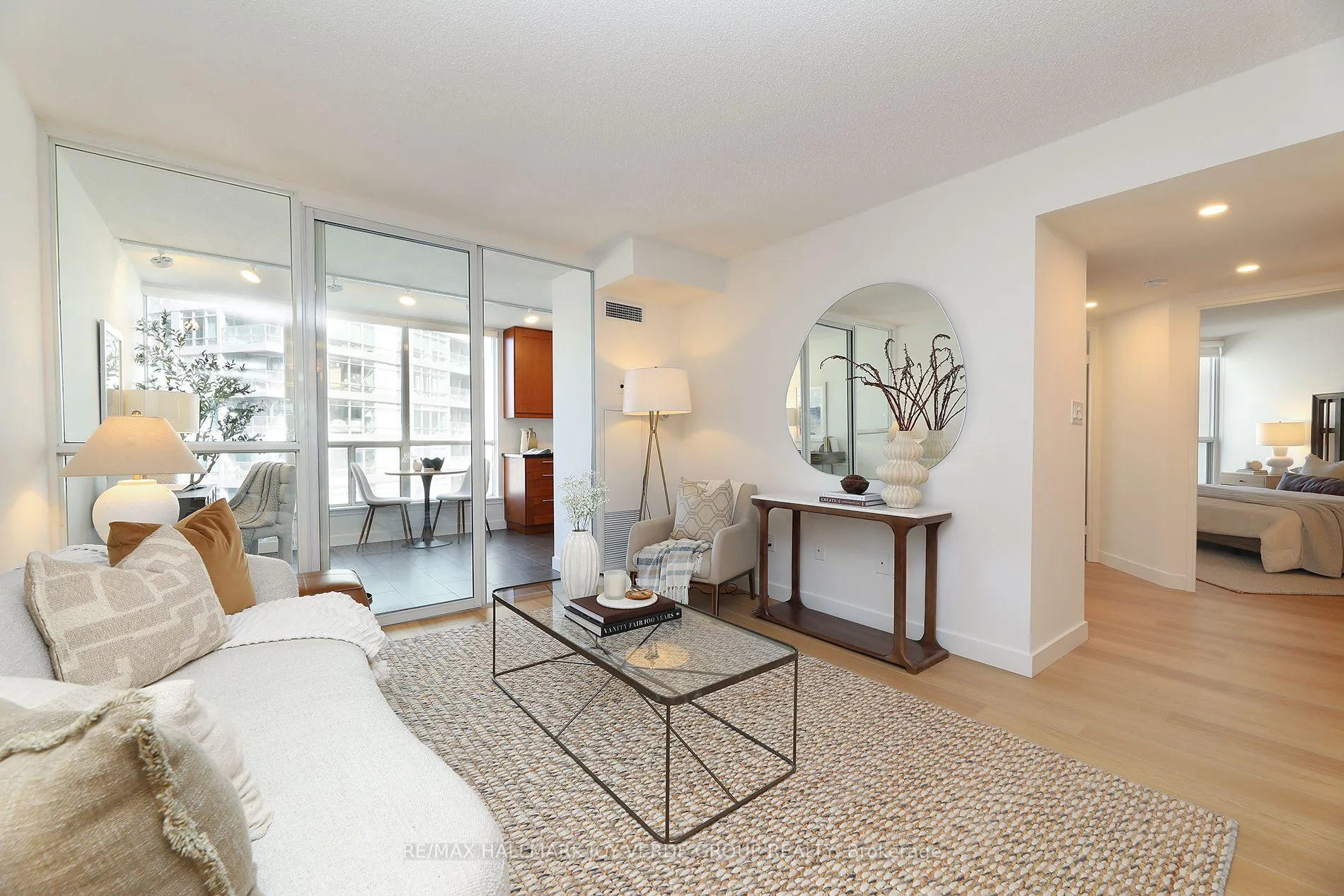 Photo 11 of Unit 906, 30 Holly Street, Toronto, Mount Pleasant West — HOMEH