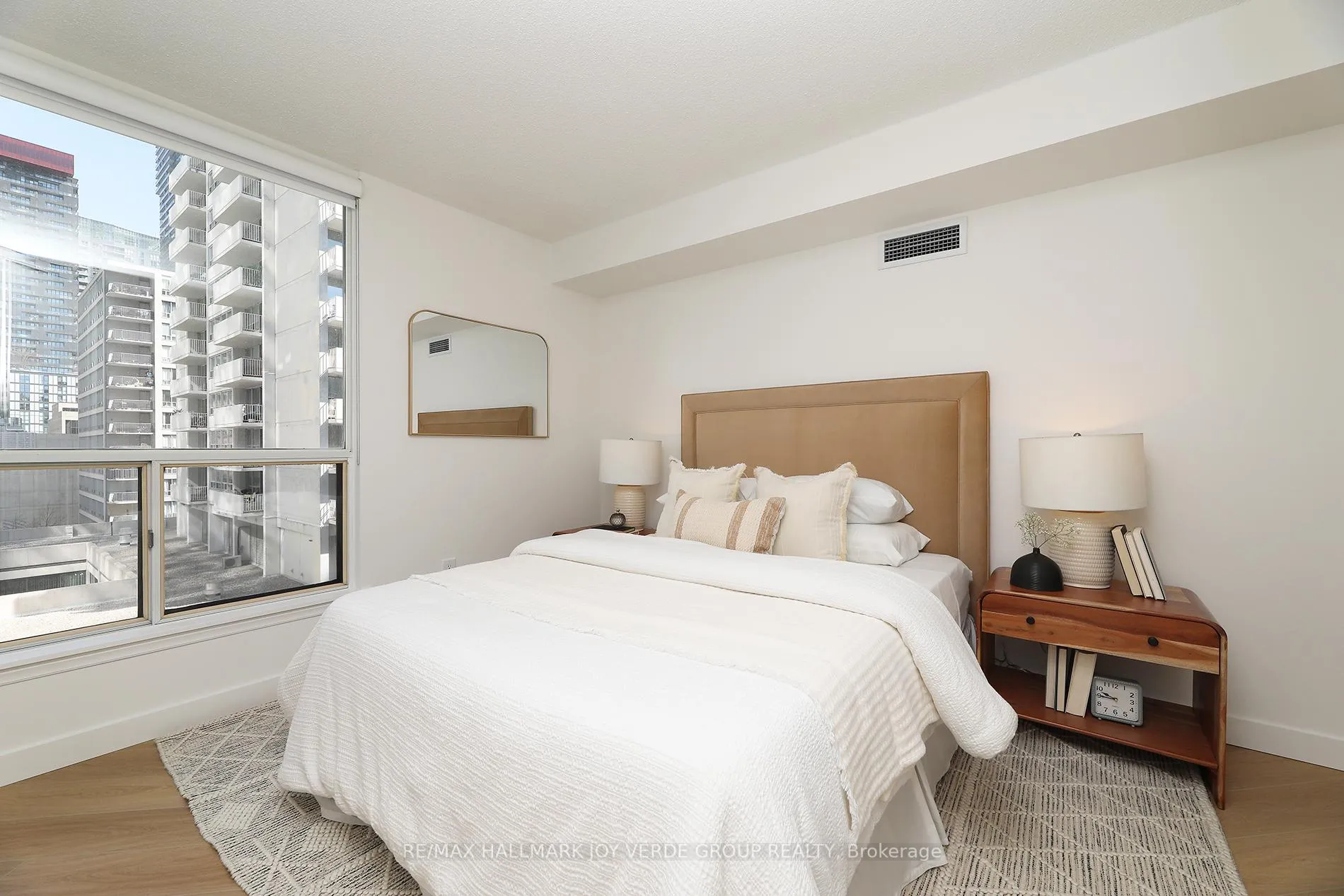 Photo 21 of Unit 906, 30 Holly Street, Toronto, Mount Pleasant West — HOMEH