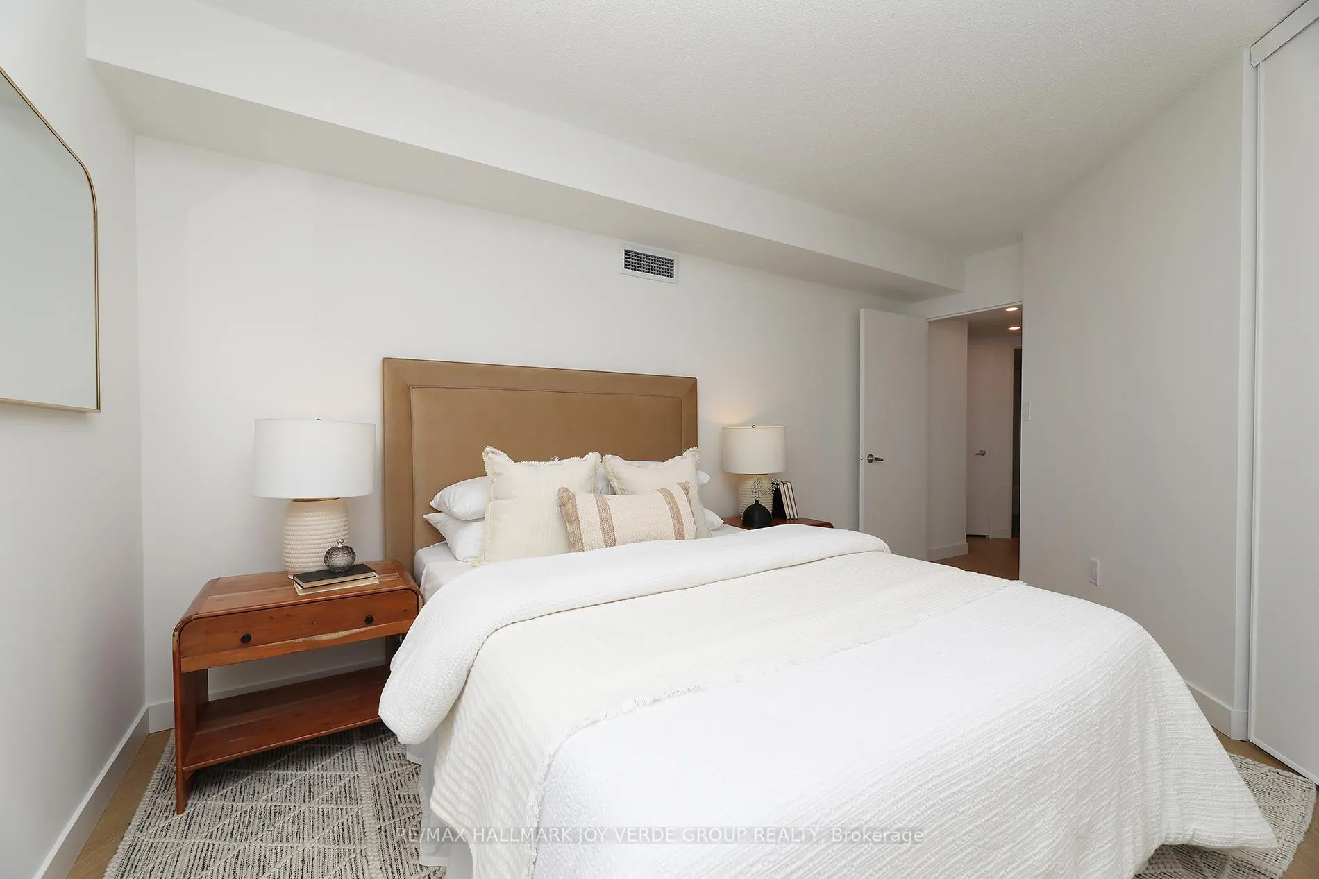 Photo 22 of Unit 906, 30 Holly Street, Toronto, Mount Pleasant West — HOMEH