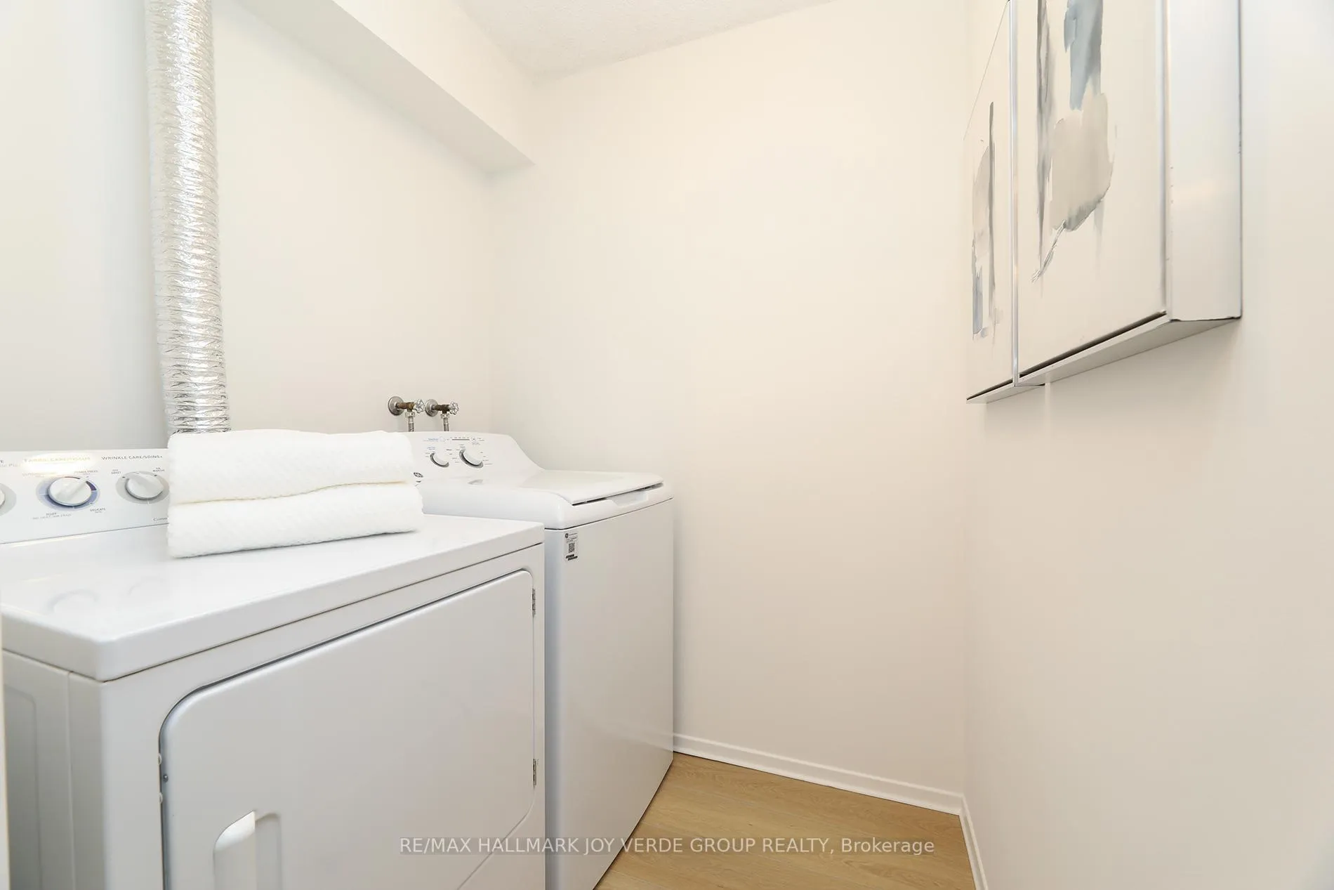 Photo 24 of Unit 906, 30 Holly Street, Toronto, Mount Pleasant West — HOMEH