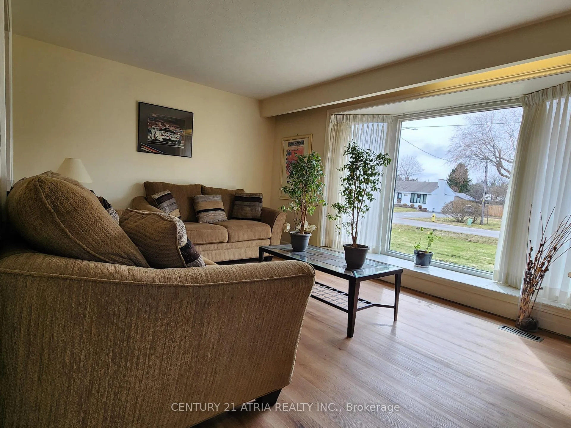 Photo 2 of Unit Upper, 366 Meadow Street, Oshawa, Kedron — HOMEH