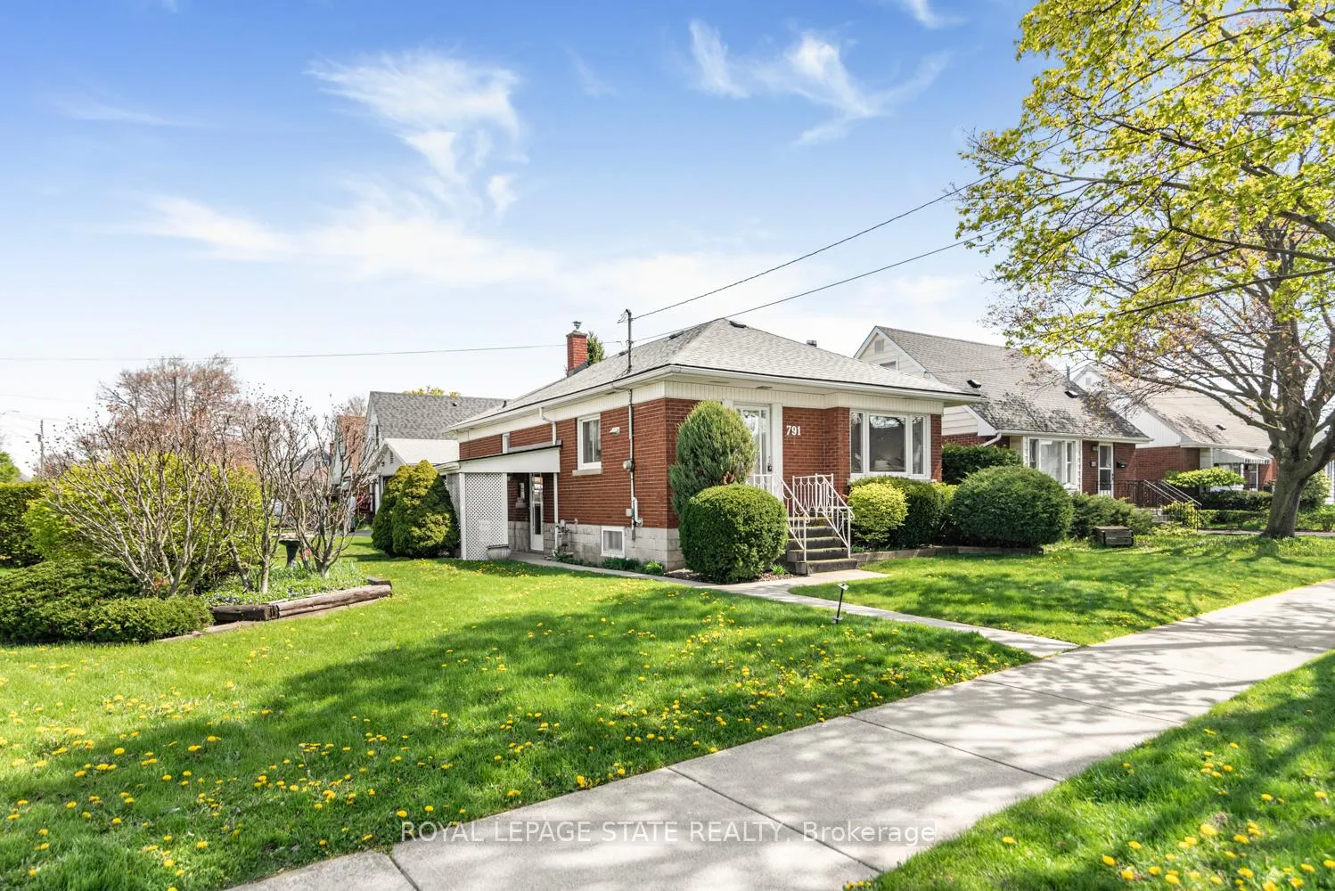 Photo 1 of 791 Brucedale Avenue E, Hamilton, Raleigh — HOMEH